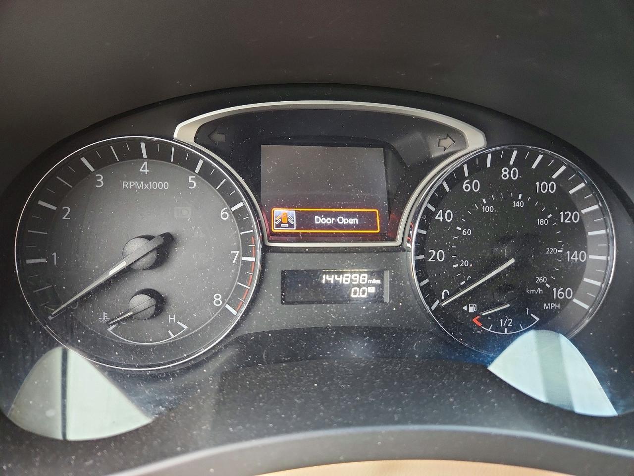2014 Nissan Altima 2.5 Red vin: 1N4AL3AP8EC182390