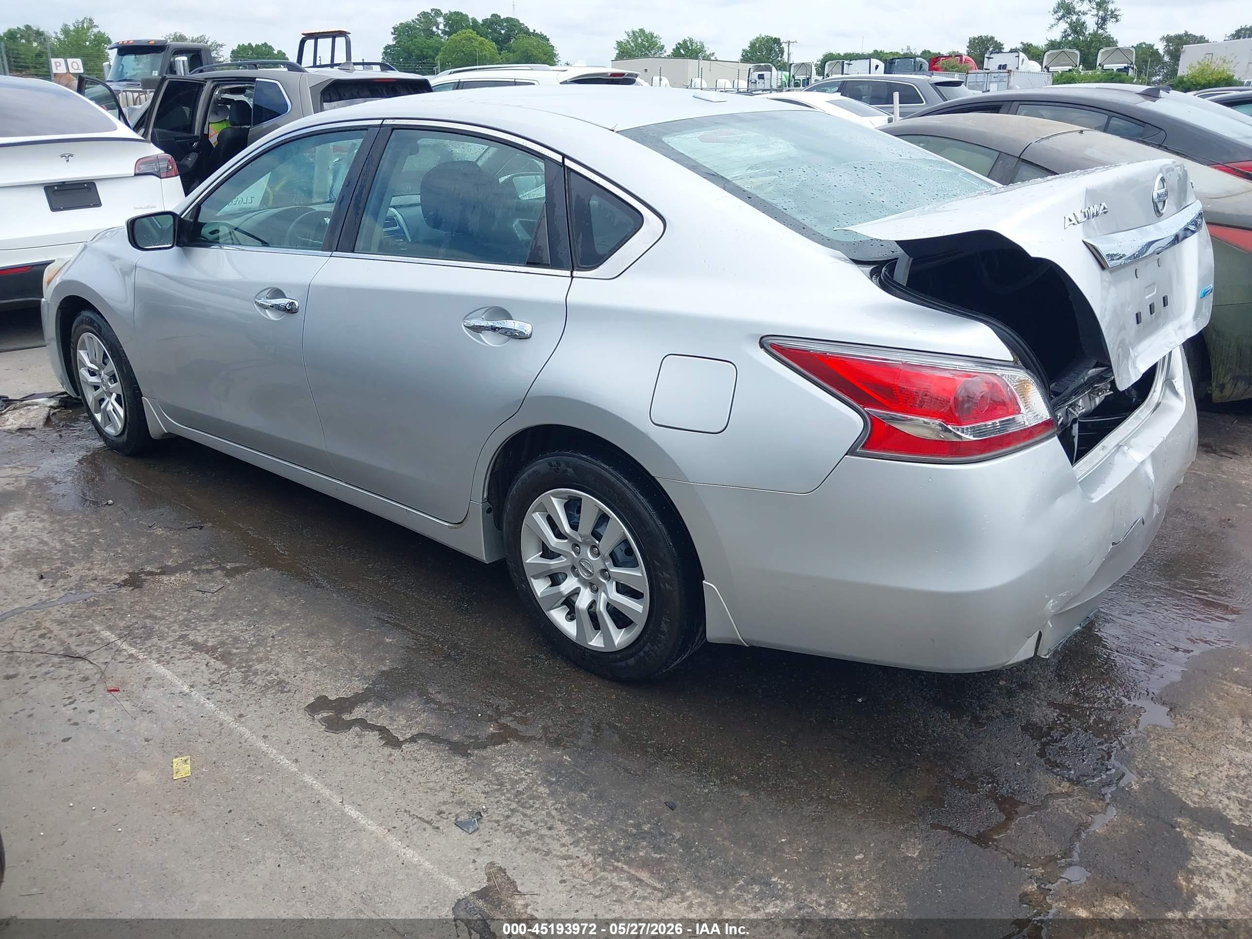 2014 Nissan Altima 2.5 S Silver vin: 1N4AL3AP8EC184186