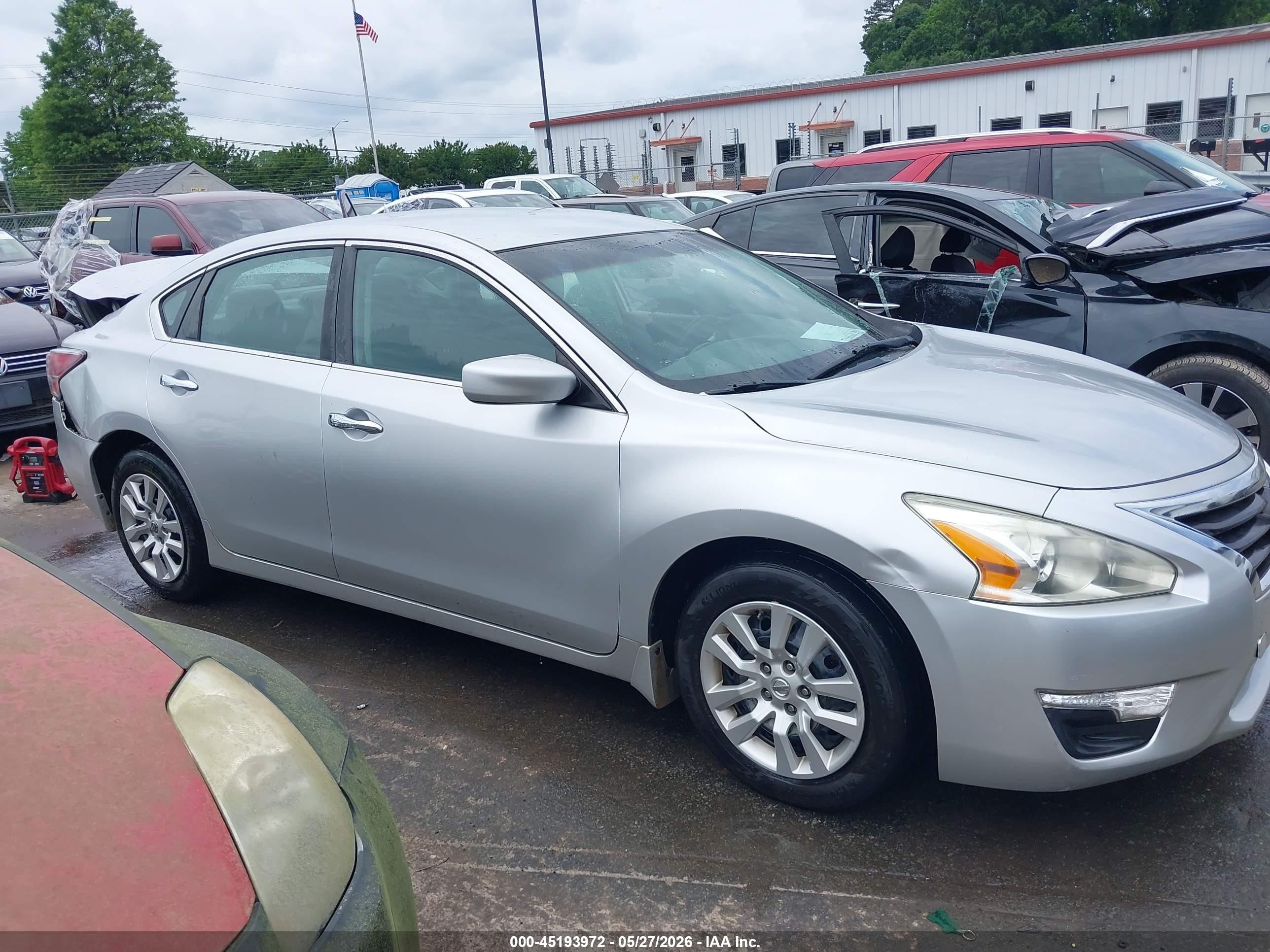 2014 Nissan Altima 2.5 S Silver vin: 1N4AL3AP8EC184186