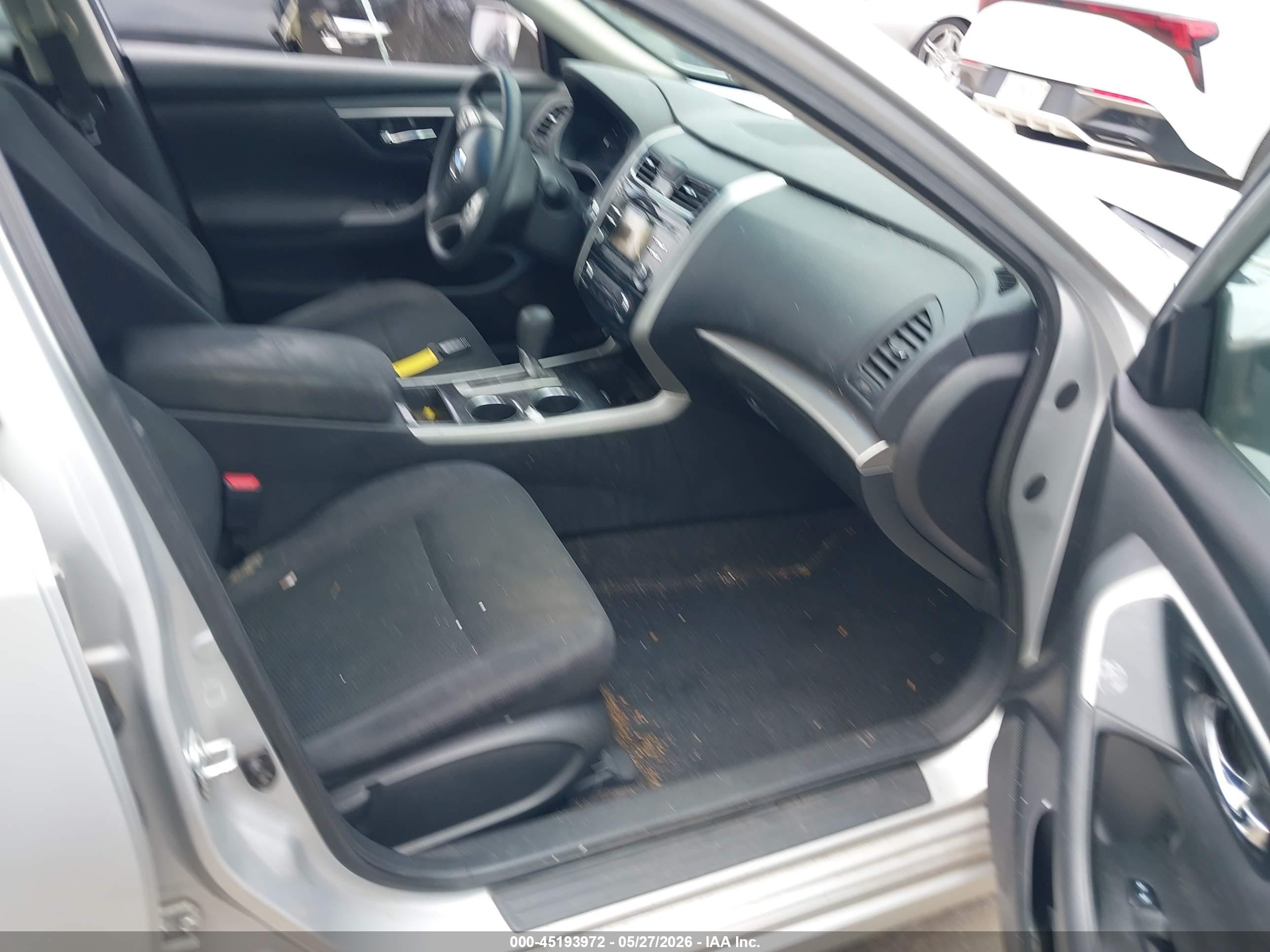 2014 Nissan Altima 2.5 S Silver vin: 1N4AL3AP8EC184186