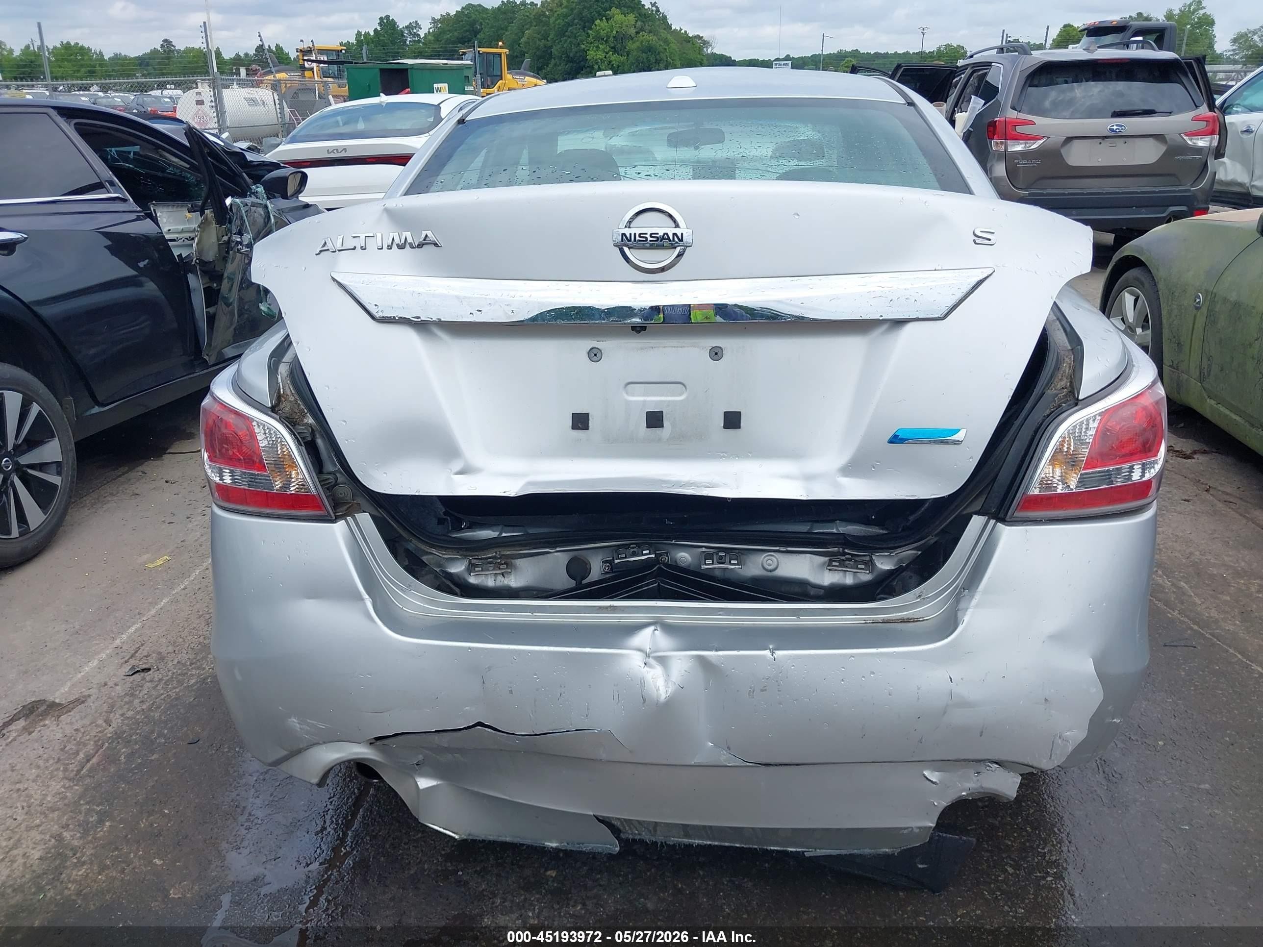 2014 Nissan Altima 2.5 S Silver vin: 1N4AL3AP8EC184186