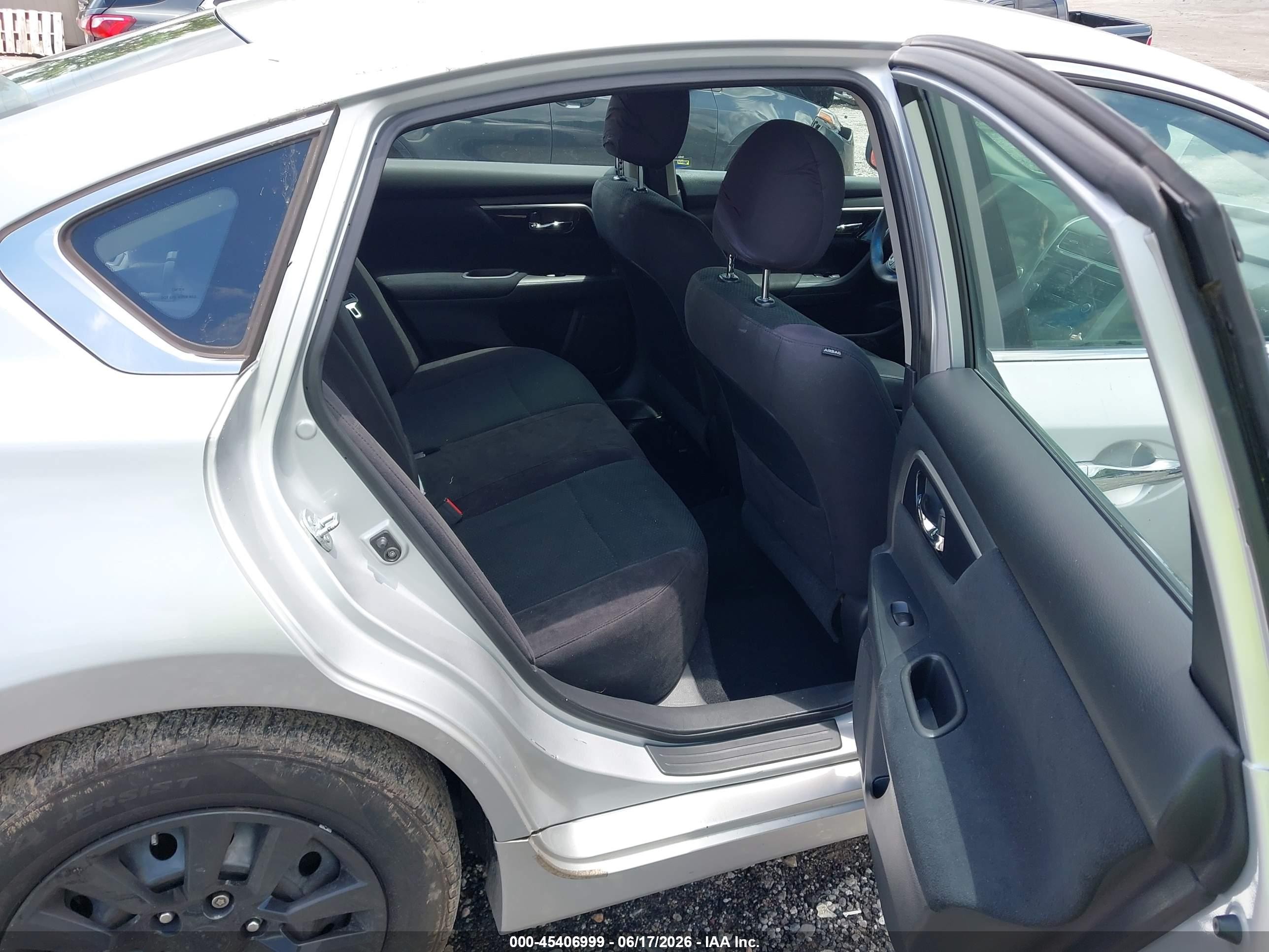 2014 Nissan Altima 2.5 Silver vin: 1N4AL3AP8EC190117