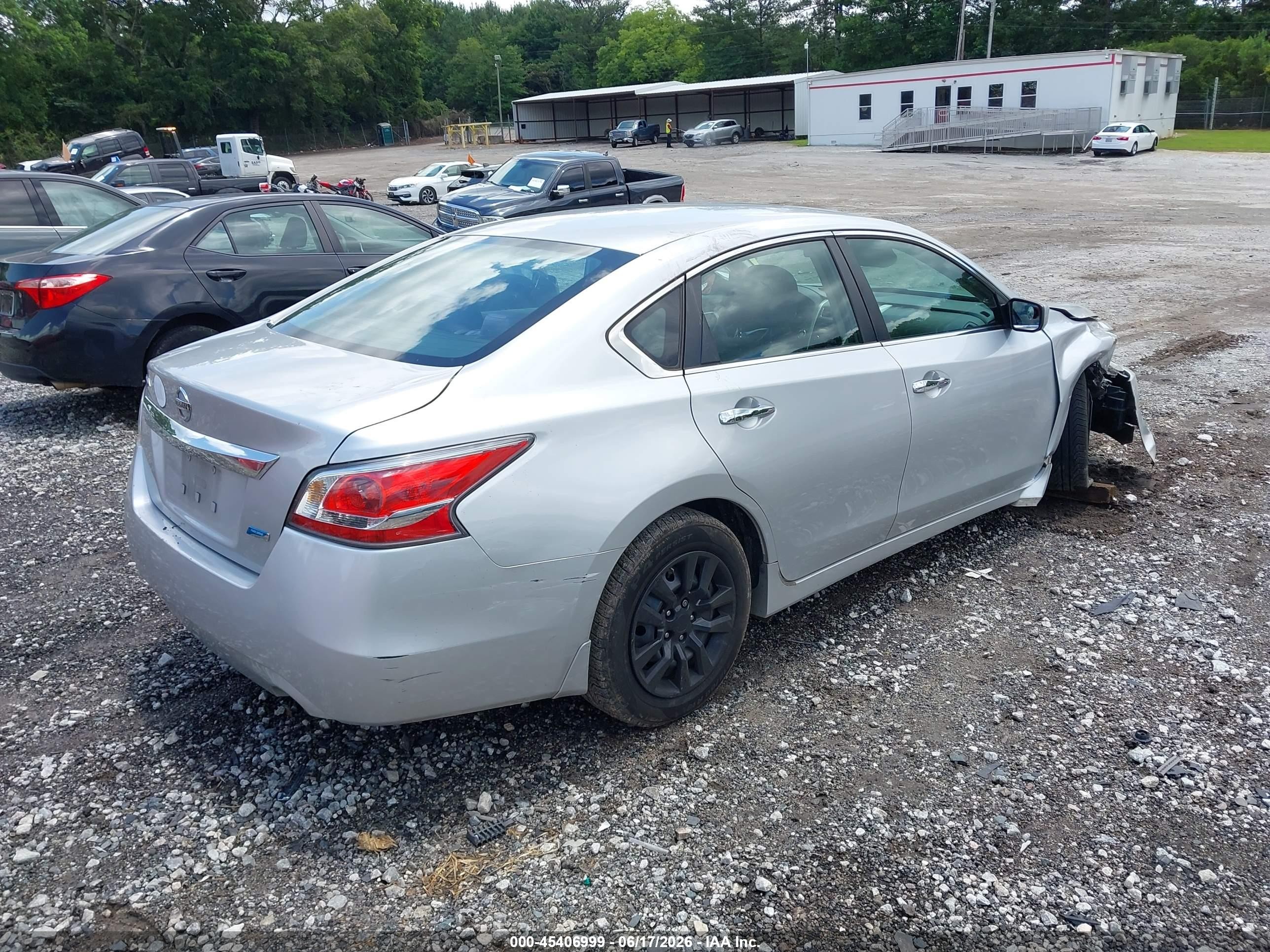 2014 Nissan Altima 2.5 Silver vin: 1N4AL3AP8EC190117