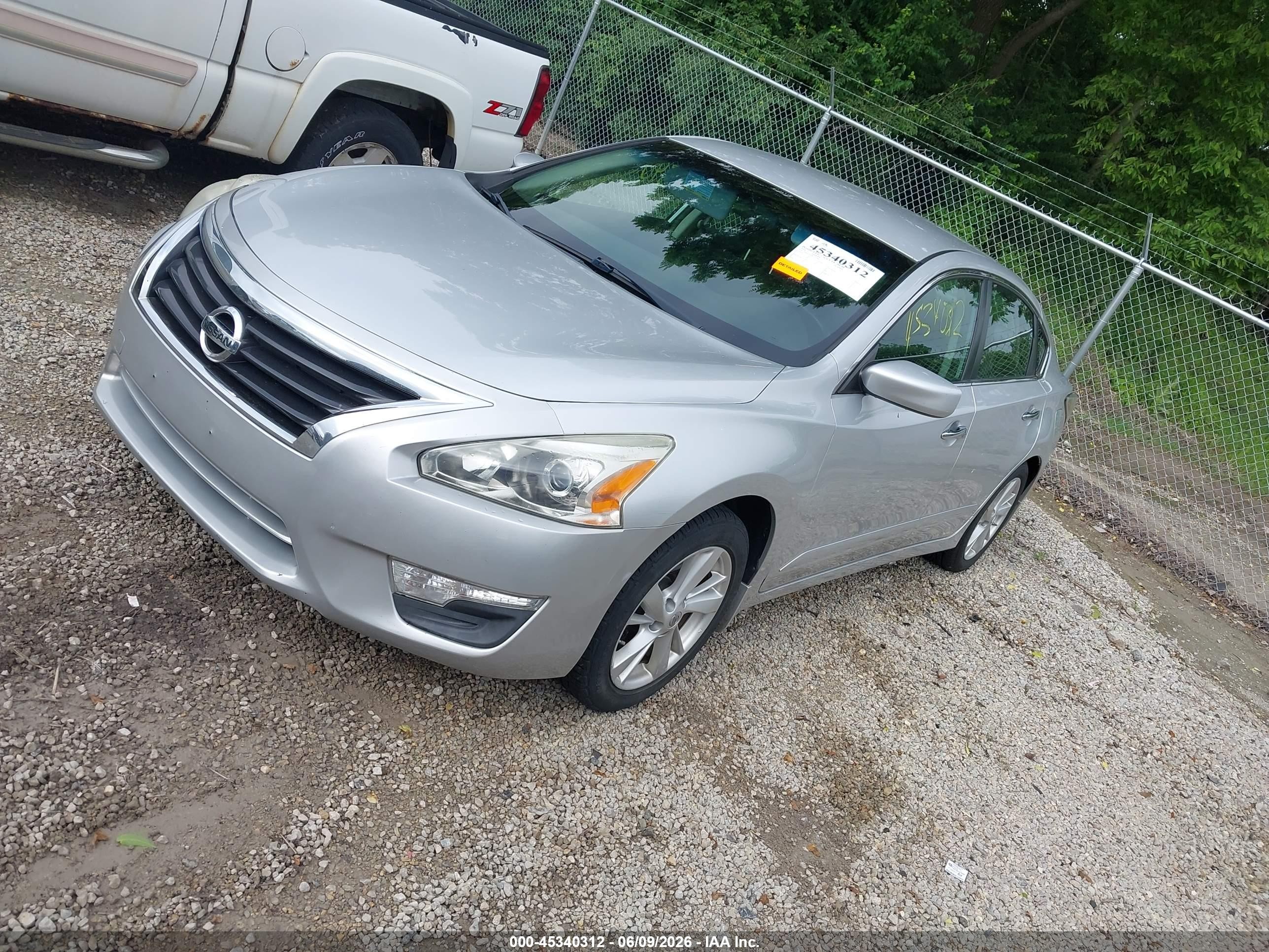 2014 Nissan Altima 2.5 Sv Silver vin: 1N4AL3AP8EC277841