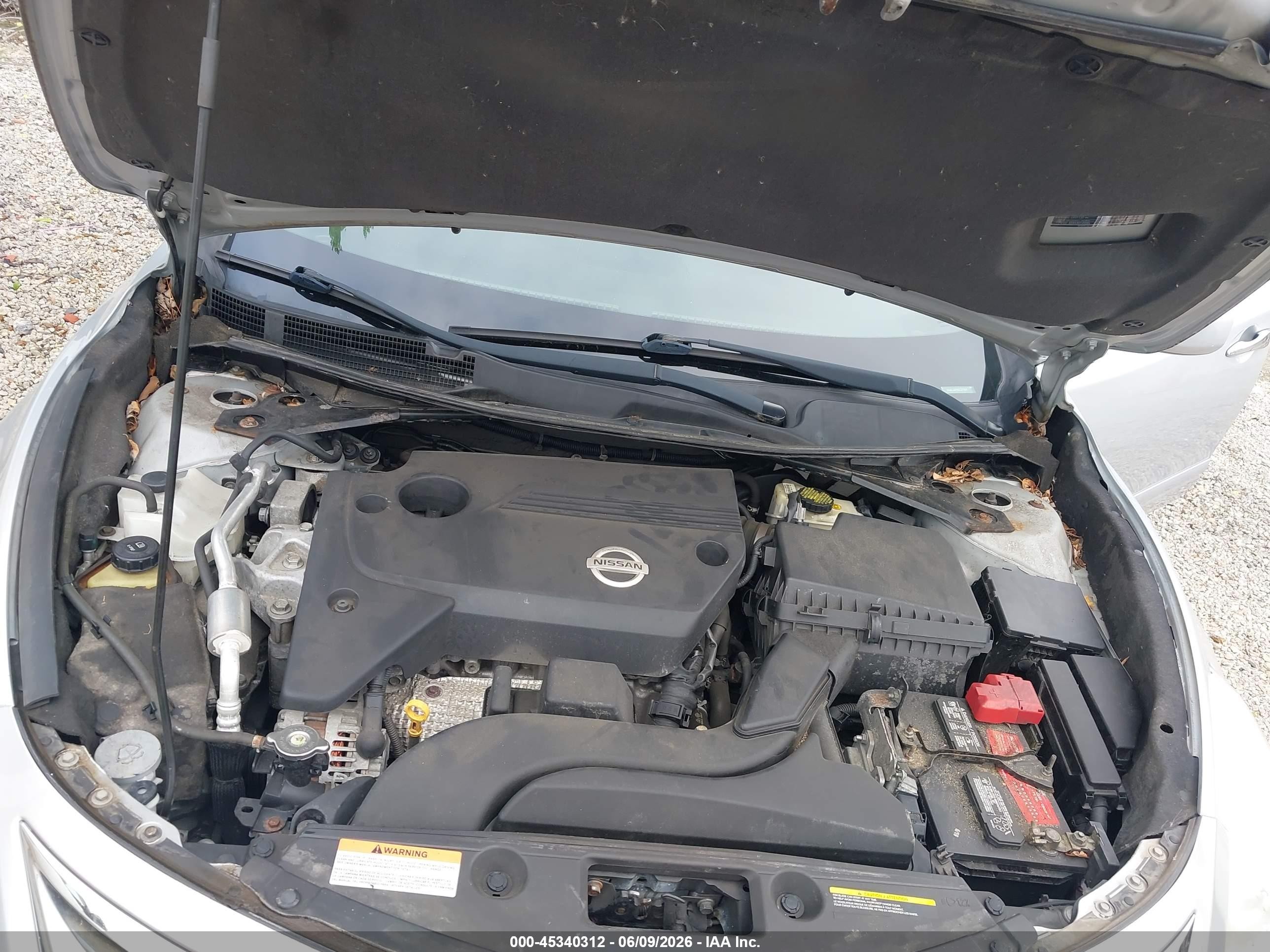 2014 Nissan Altima 2.5 Sv Silver vin: 1N4AL3AP8EC277841