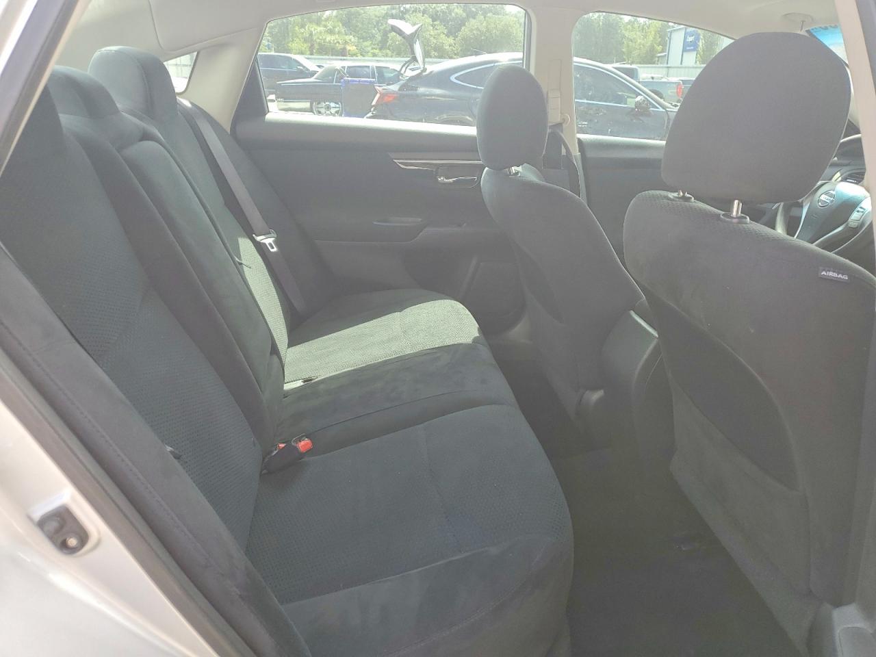 2014 Nissan Altima 2.5 S Silver vin: 1N4AL3AP8EC285602