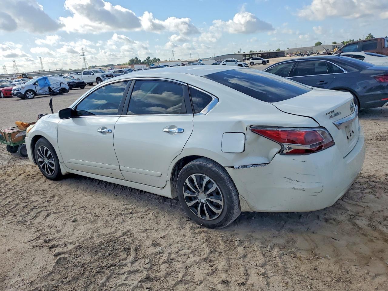 2014 Nissan Altima 2.5 S White vin: 1N4AL3AP8EC293666