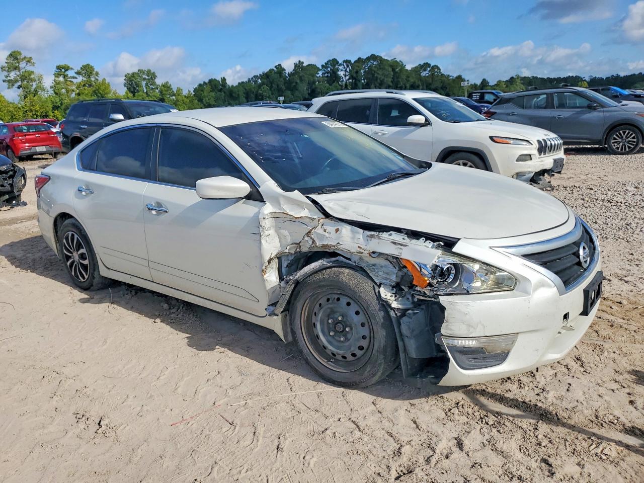 2014 Nissan Altima 2.5 S White vin: 1N4AL3AP8EC293666