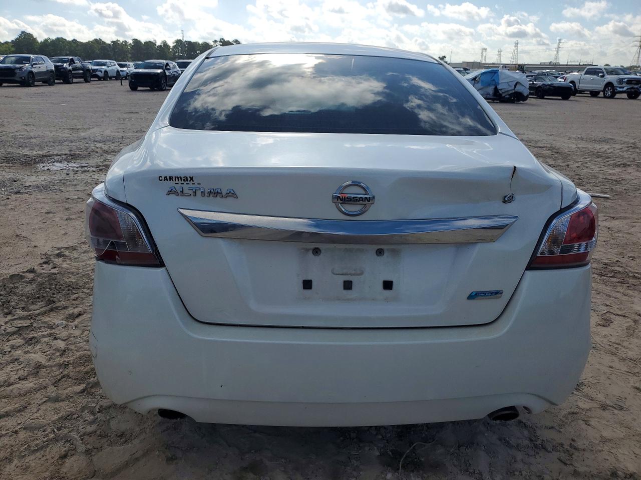 2014 Nissan Altima 2.5 S White vin: 1N4AL3AP8EC293666