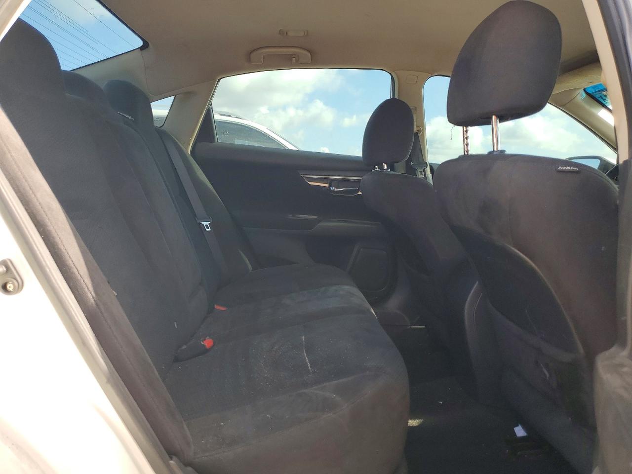 2014 Nissan Altima 2.5 S White vin: 1N4AL3AP8EC293666