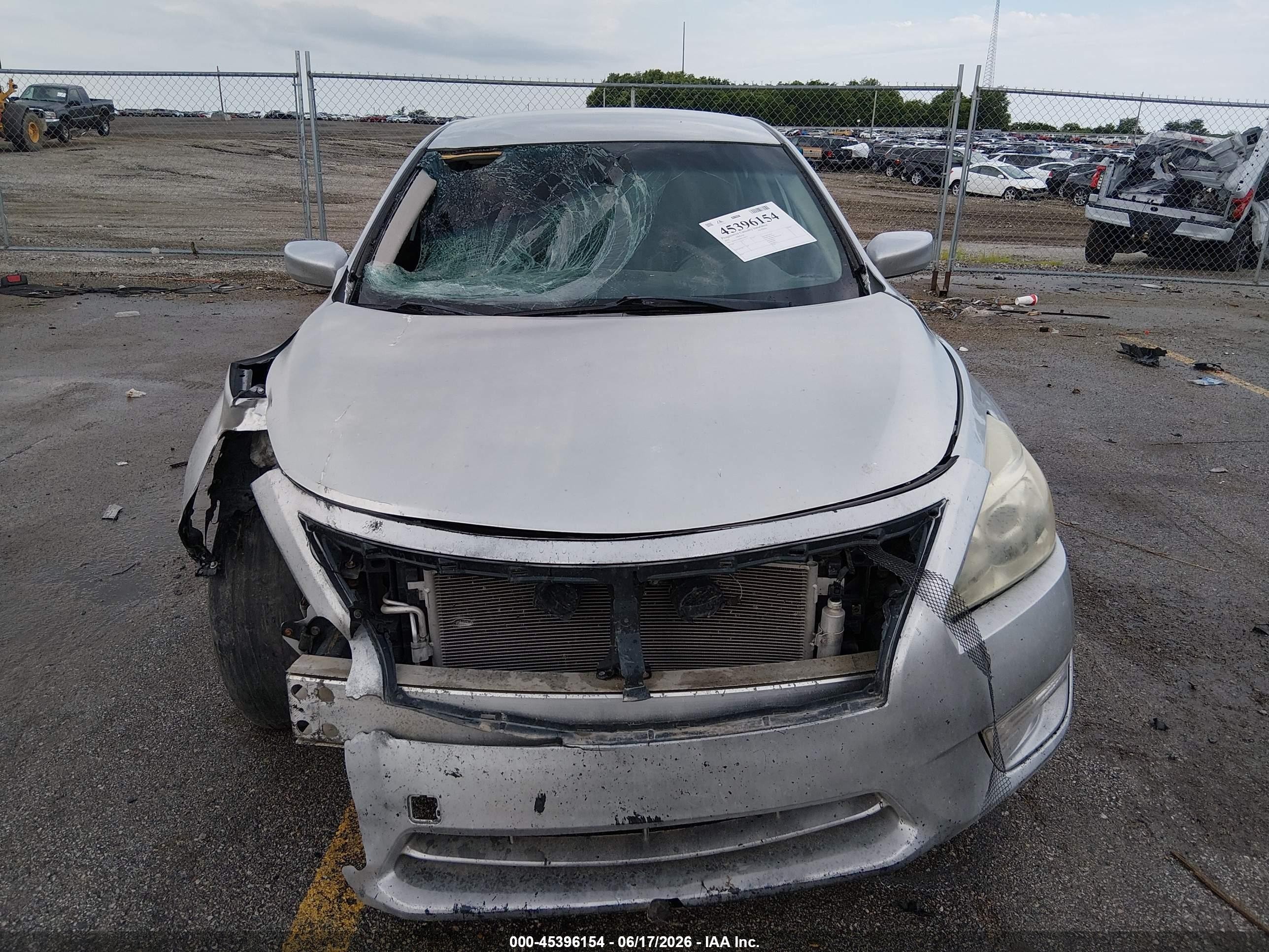 2014 Nissan Altima 2.5 Sv Silver vin: 1N4AL3AP8EC326813
