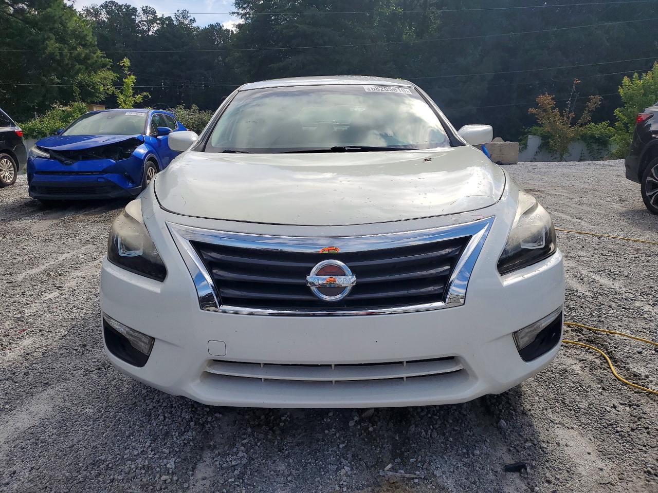 2014 Nissan Altima 2.5 S White vin: 1N4AL3AP8EC417578