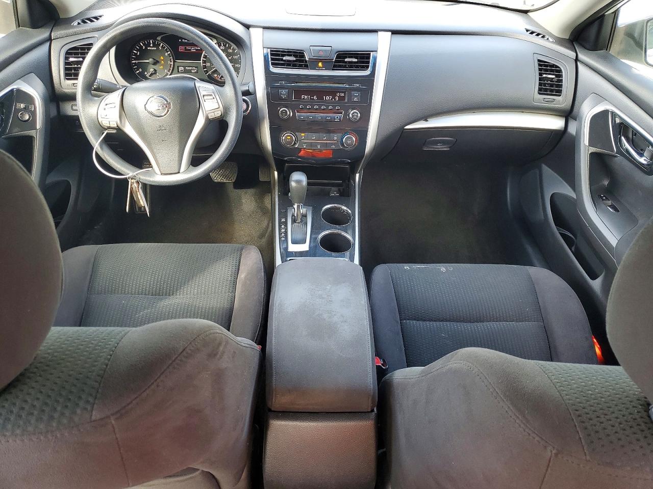 2014 Nissan Altima 2.5 S White vin: 1N4AL3AP8EC417578