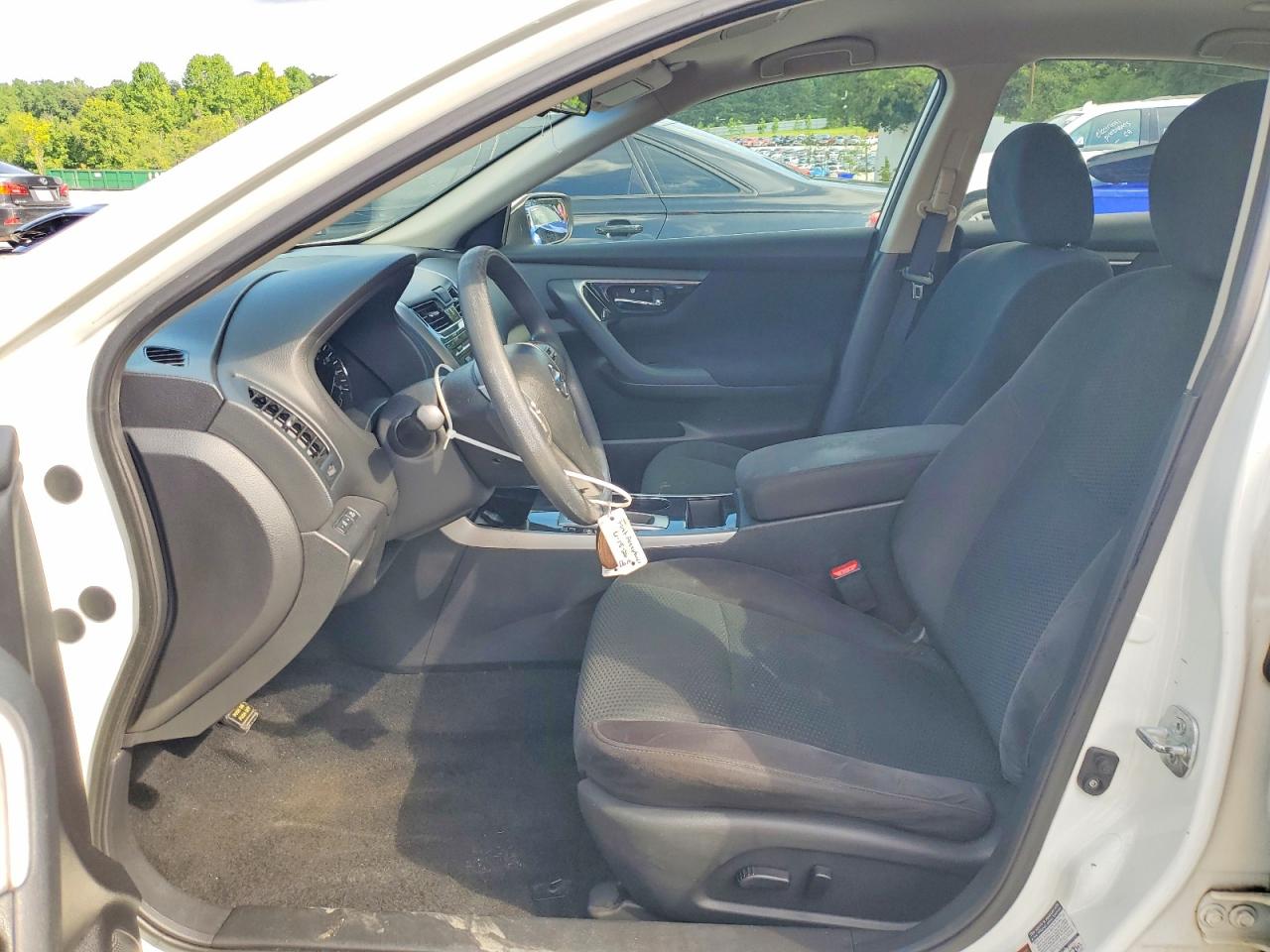 2014 Nissan Altima 2.5 S White vin: 1N4AL3AP8EC417578