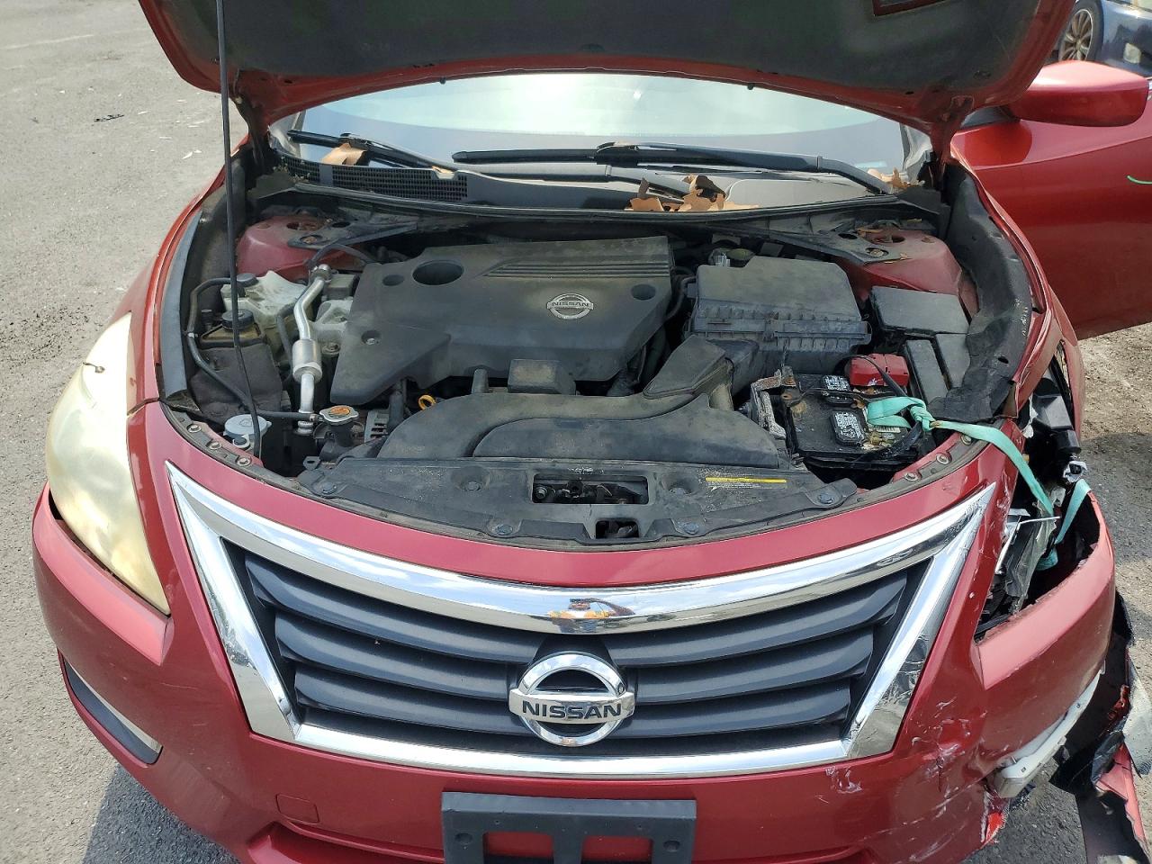 2014 Nissan Altima 2.5 S Red vin: 1N4AL3AP8EC424367
