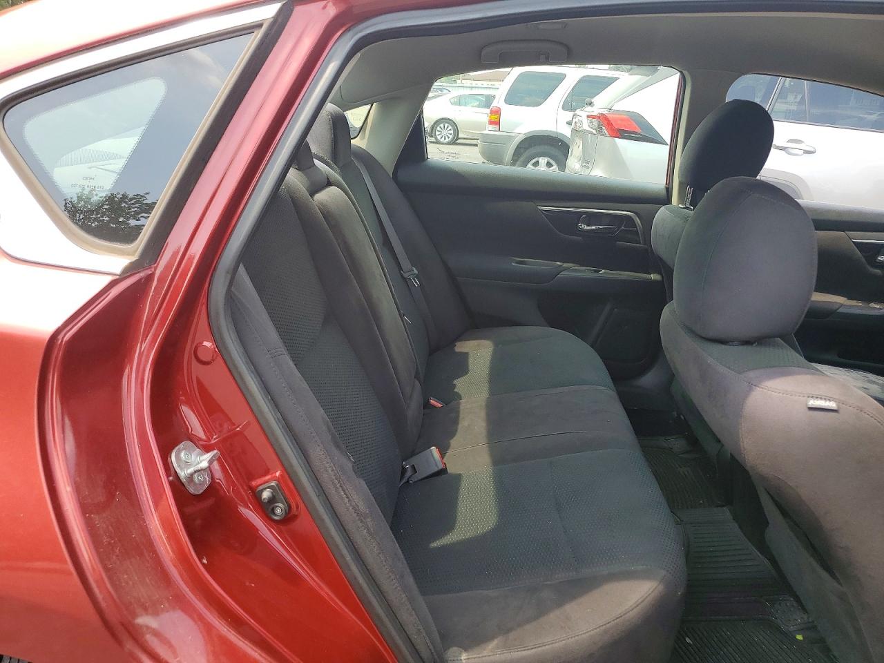 2014 Nissan Altima 2.5 S Red vin: 1N4AL3AP8EC424367