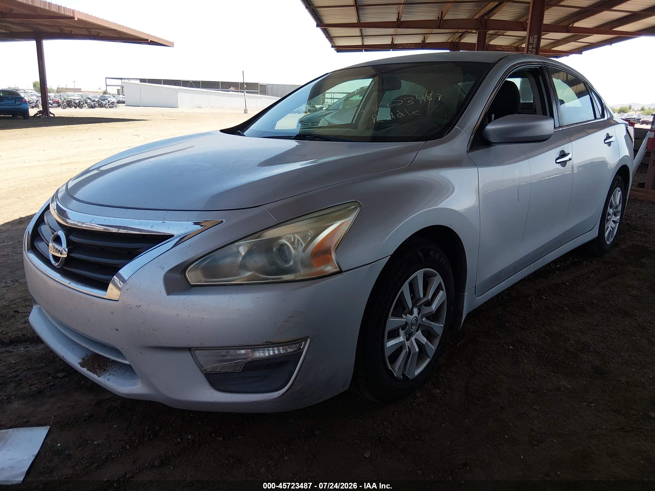 2014 Nissan Altima 2.5 S Silver vin: 1N4AL3AP8EN206112