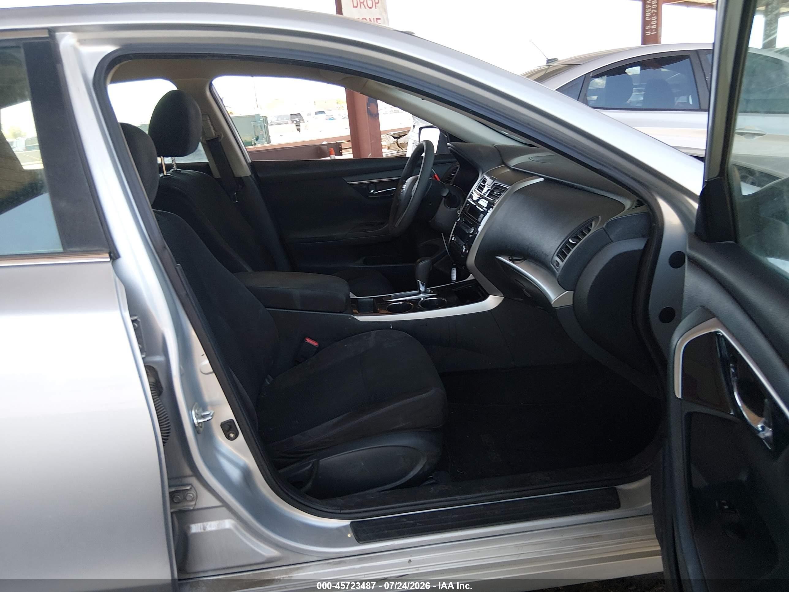 2014 Nissan Altima 2.5 S Silver vin: 1N4AL3AP8EN206112
