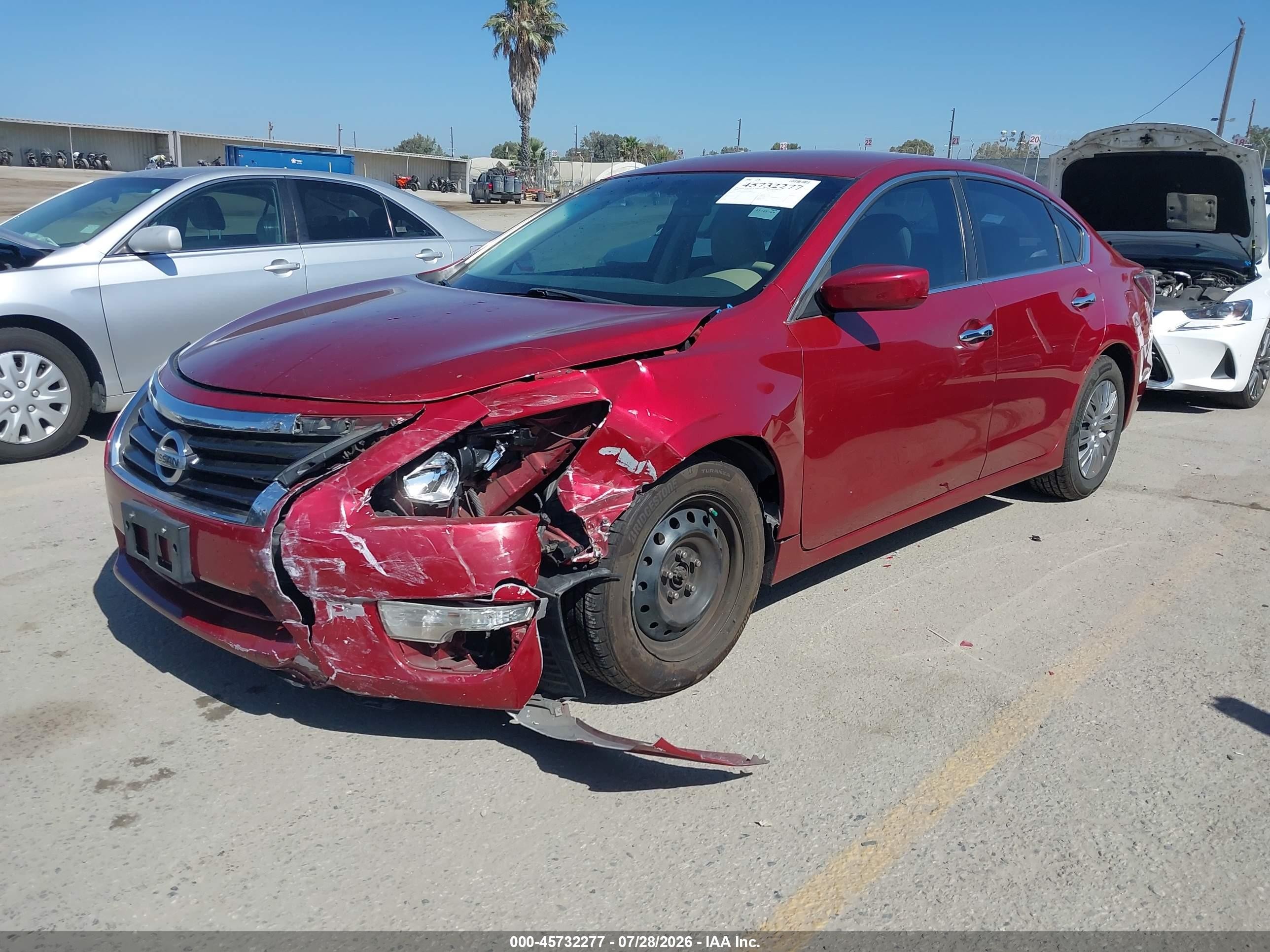 2014 Nissan Altima 2.5 Red vin: 1N4AL3AP8EN210967