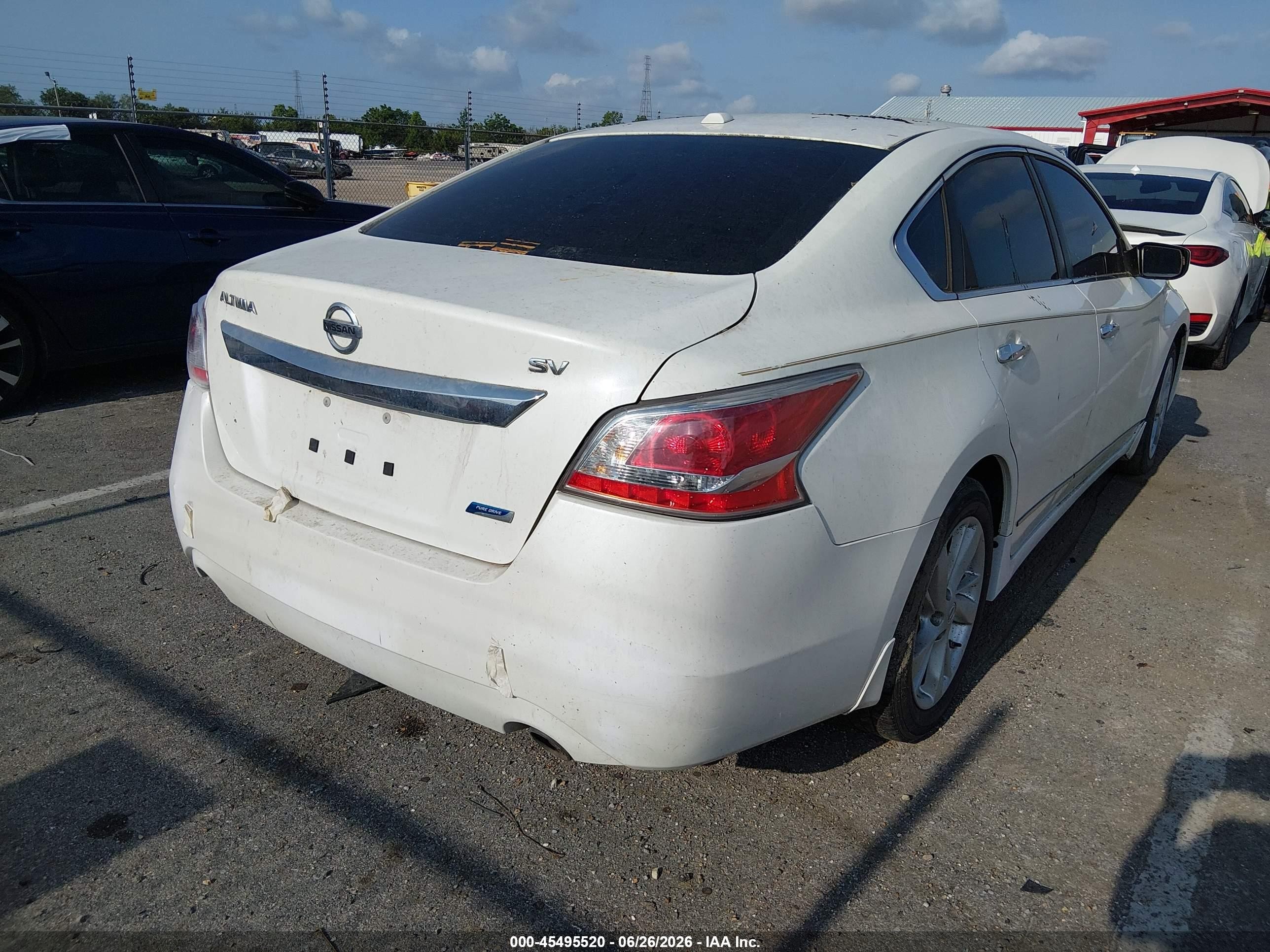 2014 Nissan Altima 2.5 Sv White vin: 1N4AL3AP8EN212251