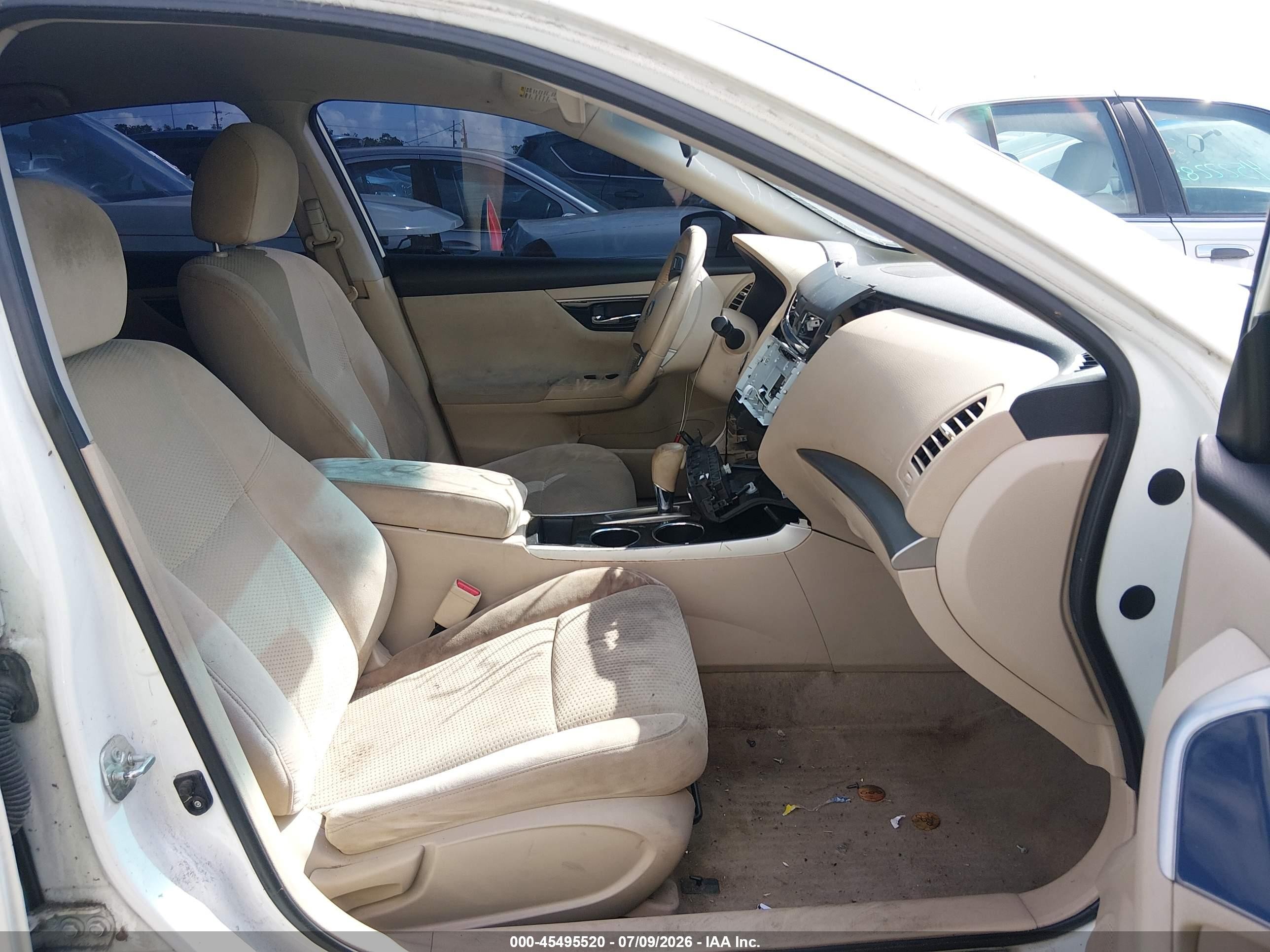 2014 Nissan Altima 2.5 Sv White vin: 1N4AL3AP8EN212251