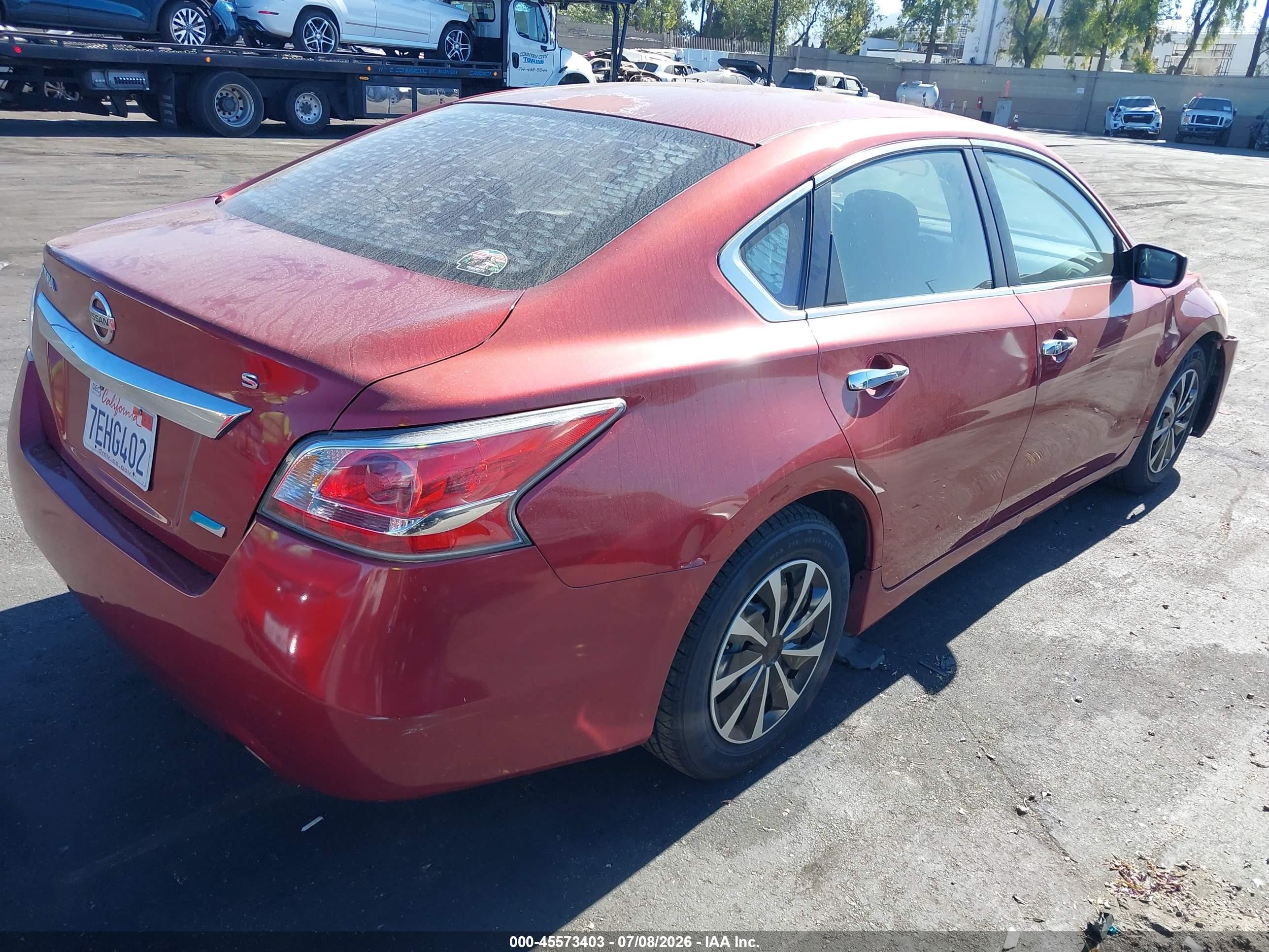 2014 Nissan Altima 2.5 S Red vin: 1N4AL3AP8EN213349