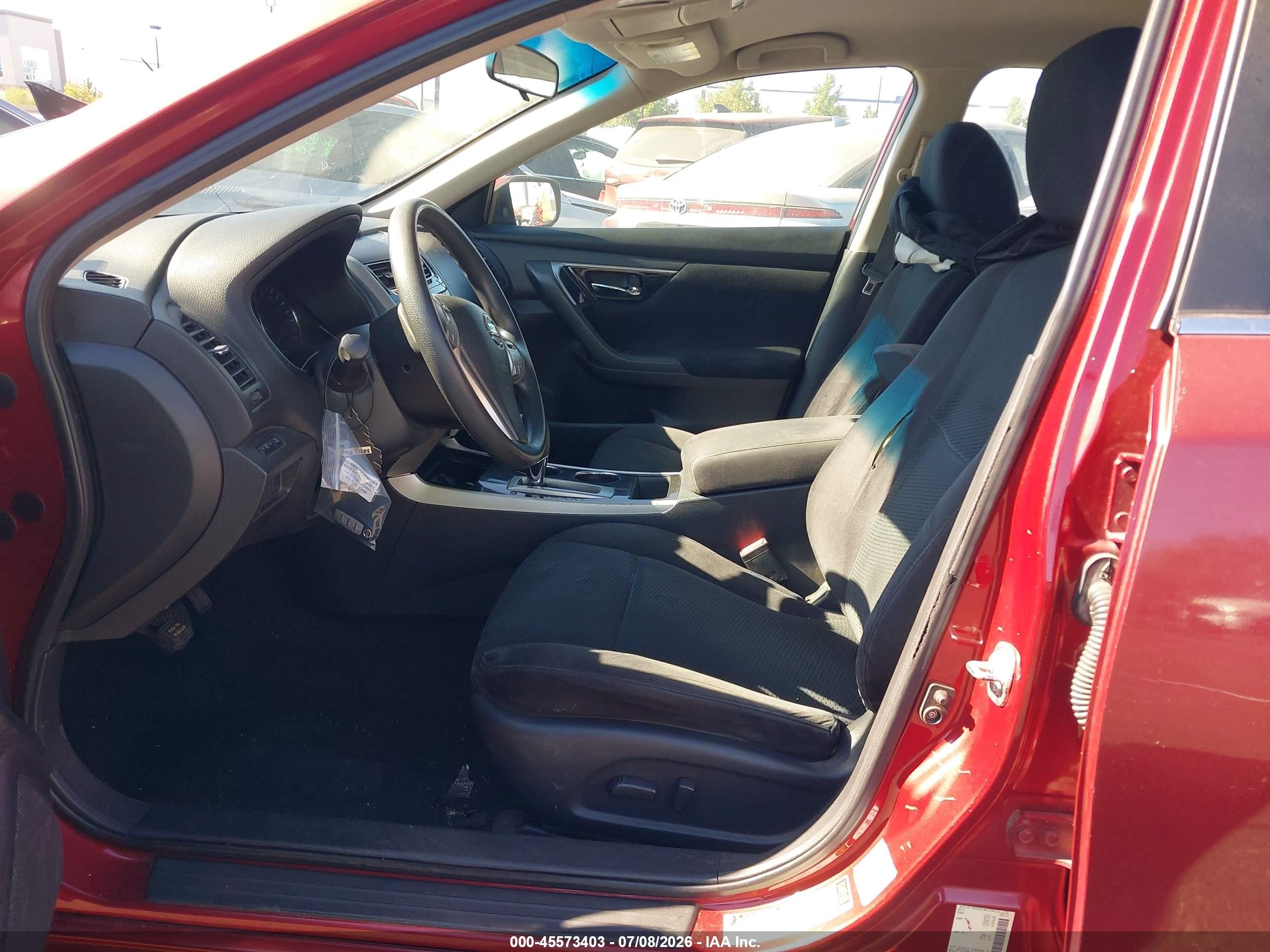 2014 Nissan Altima 2.5 S Red vin: 1N4AL3AP8EN213349