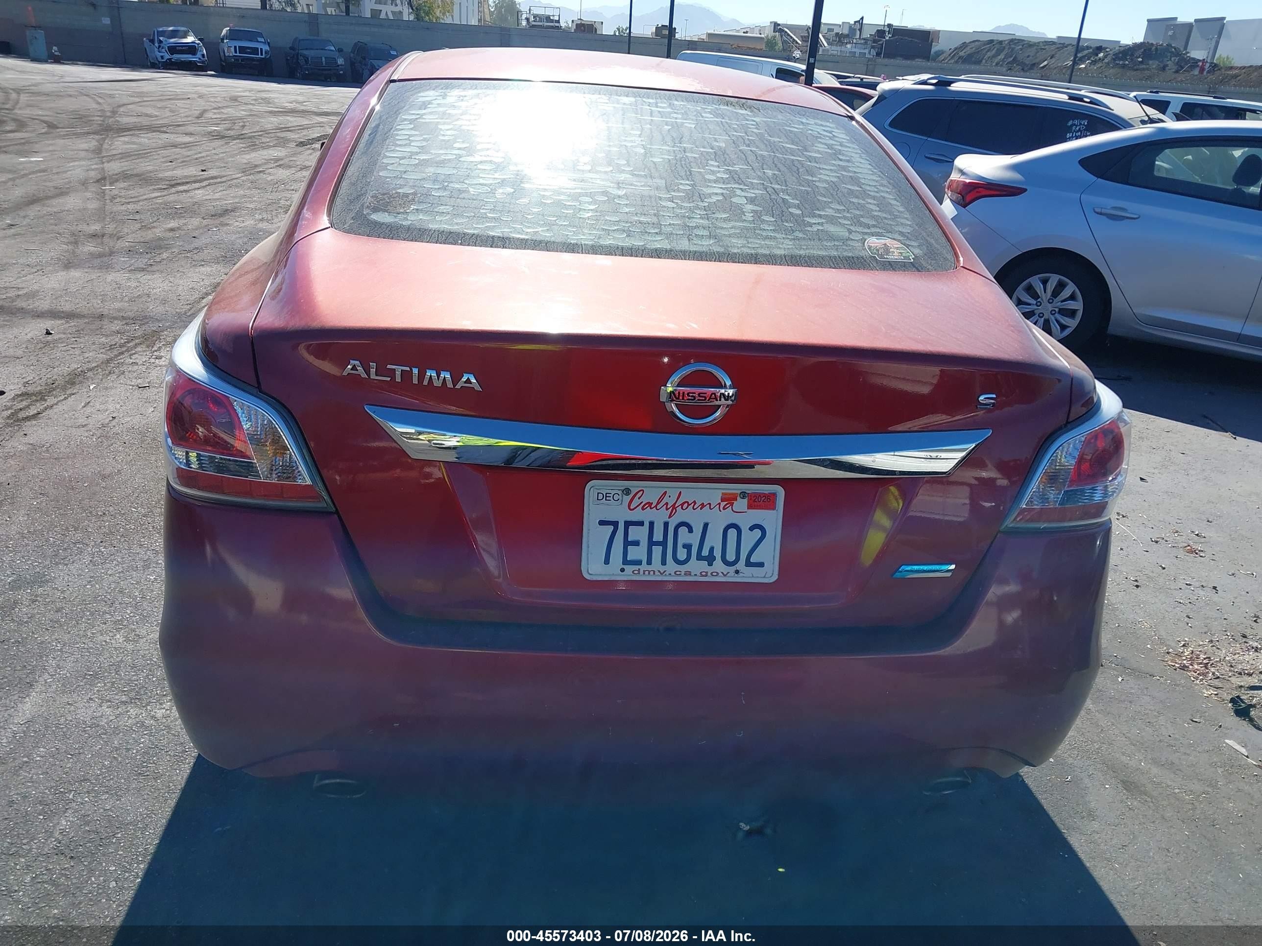 2014 Nissan Altima 2.5 S Red vin: 1N4AL3AP8EN213349