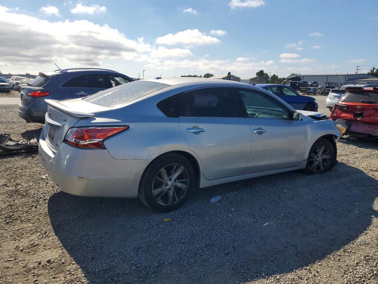 2014 Nissan Altima 2.5 Sv Silver vin: 1N4AL3AP8EN226165