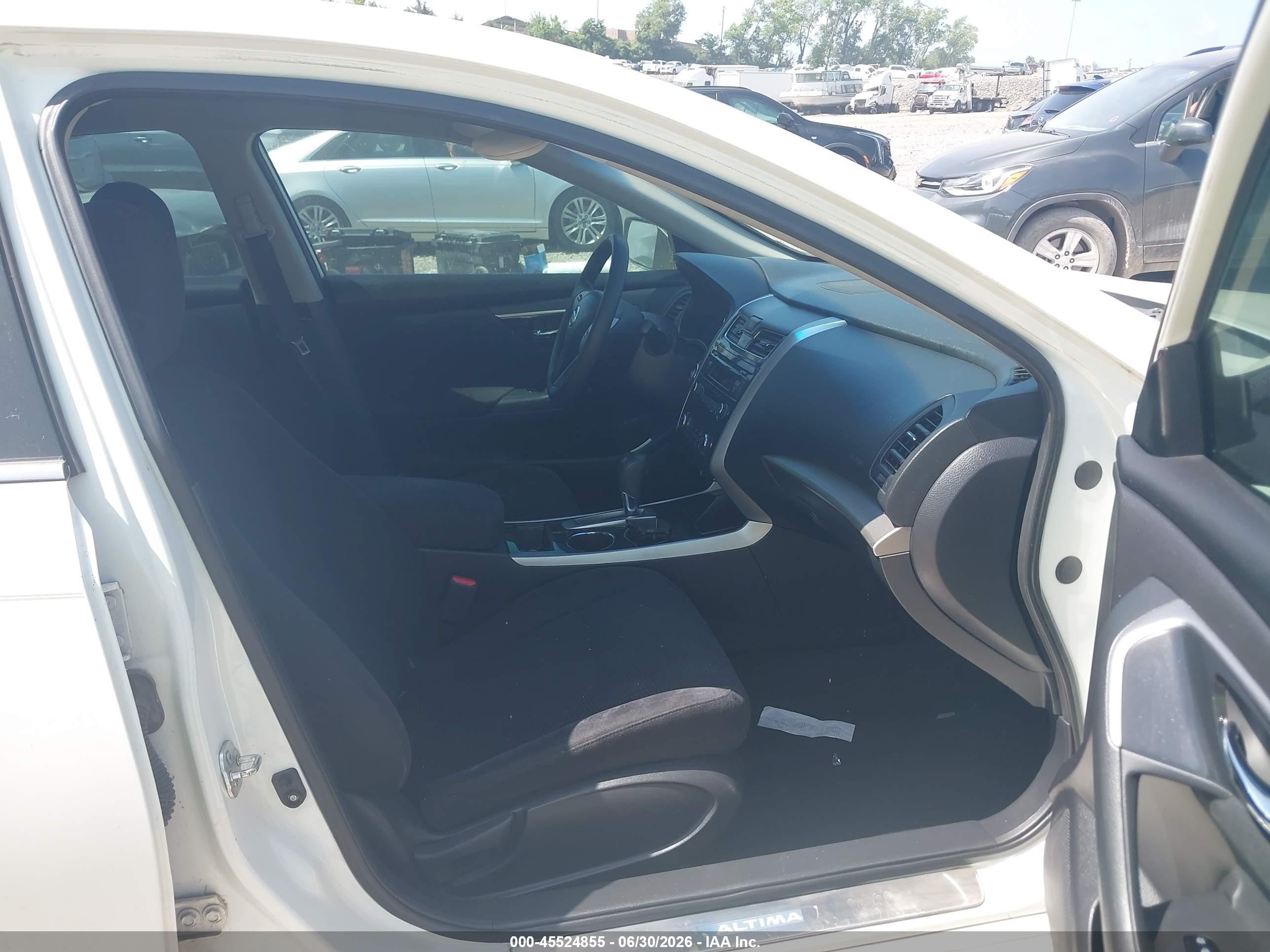 2014 Nissan Altima 2.5 S White vin: 1N4AL3AP8EN226764