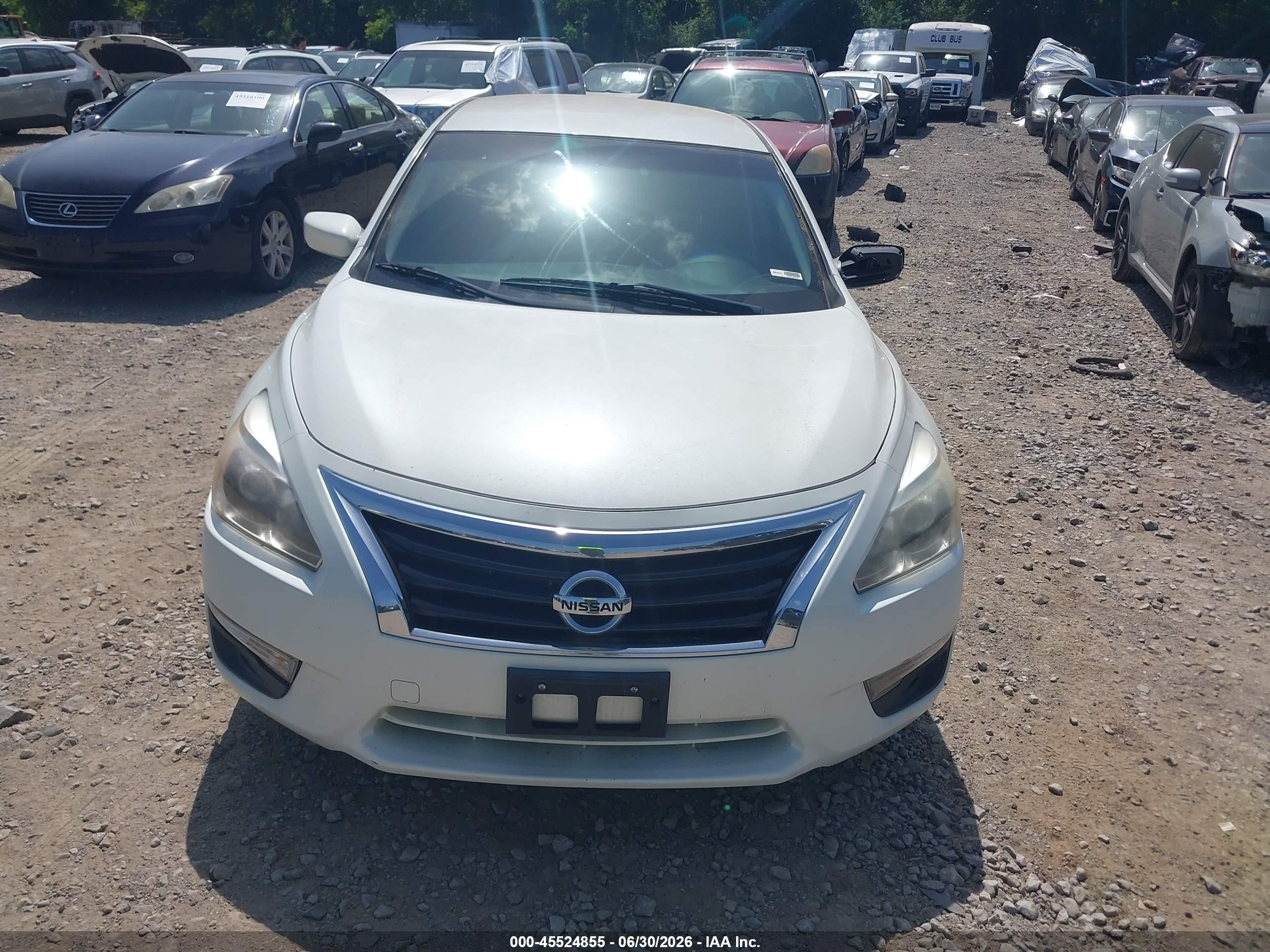 2014 Nissan Altima 2.5 S White vin: 1N4AL3AP8EN226764