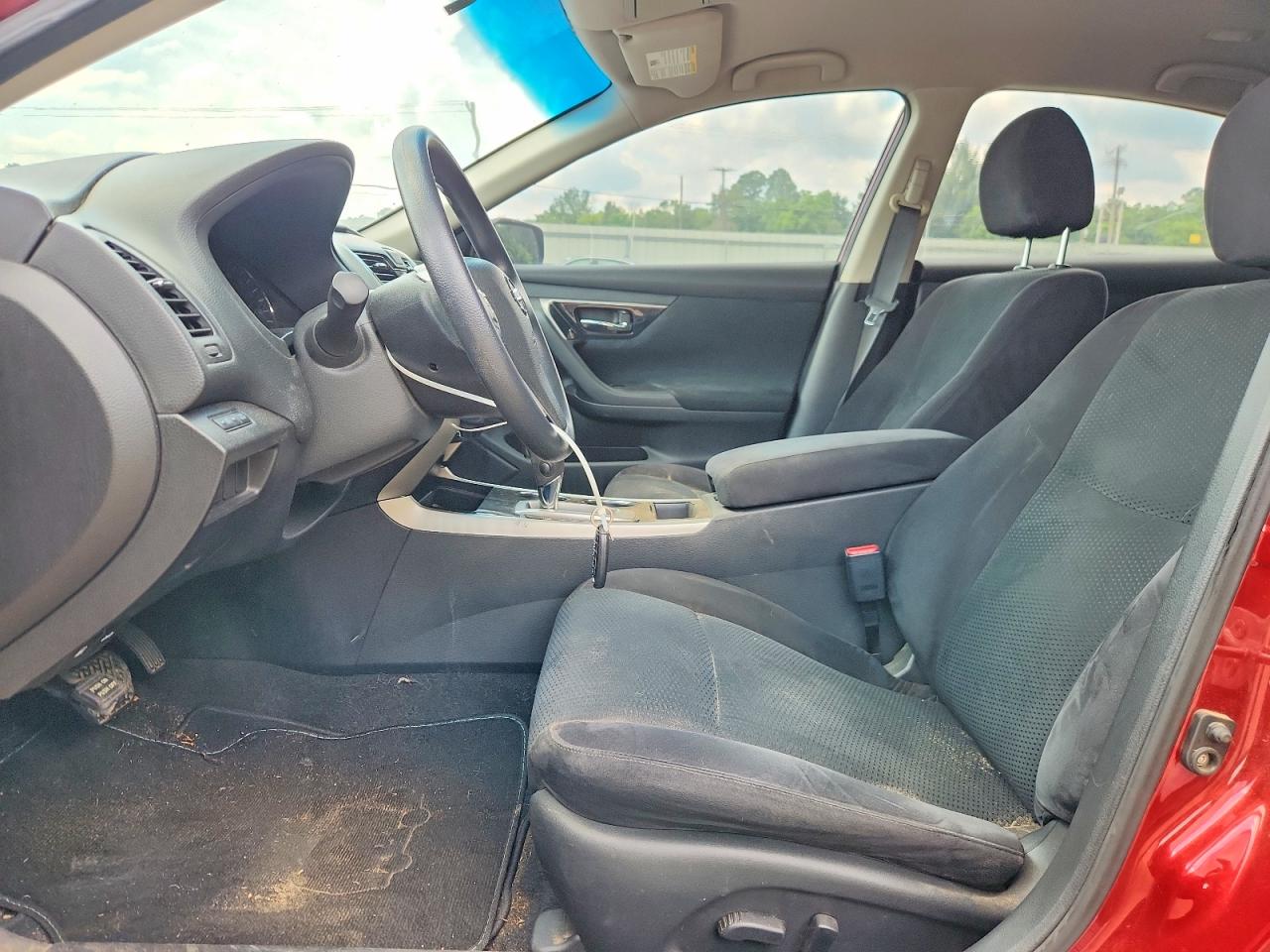 2014 Nissan Altima 2.5 S Red vin: 1N4AL3AP8EN239899