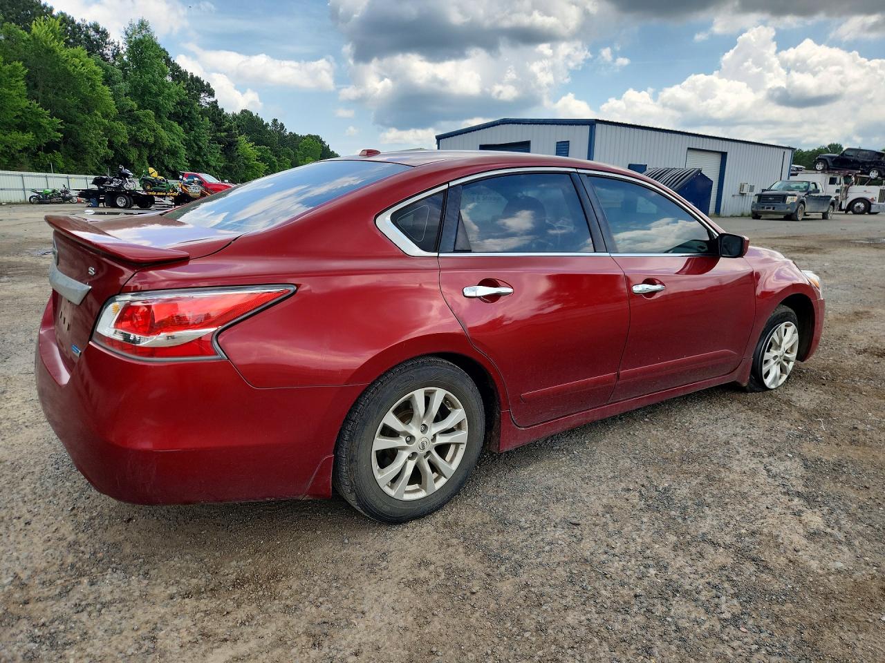 2014 Nissan Altima 2.5 S Red vin: 1N4AL3AP8EN239899