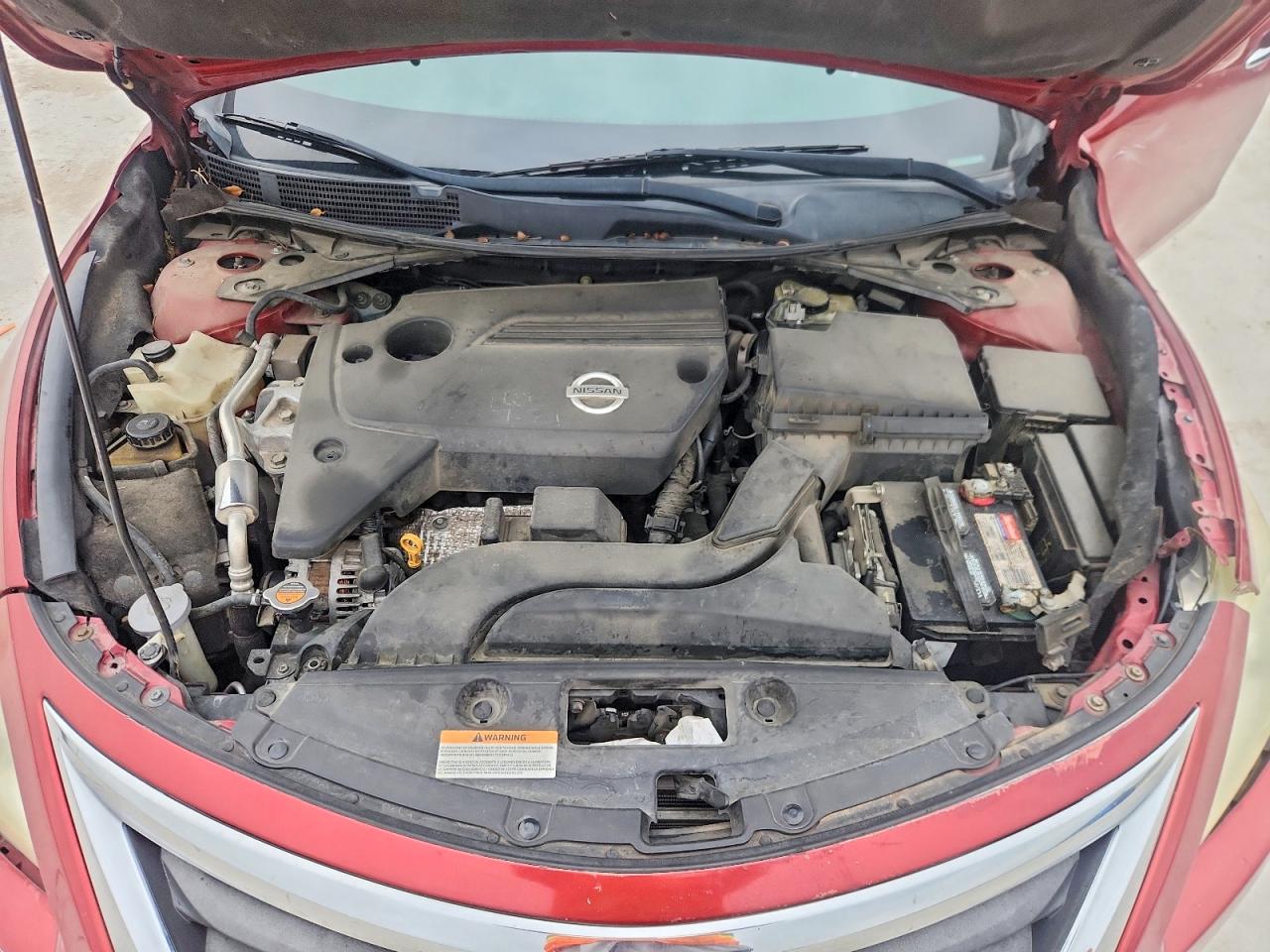 2014 Nissan Altima 2.5 S Red vin: 1N4AL3AP8EN341008