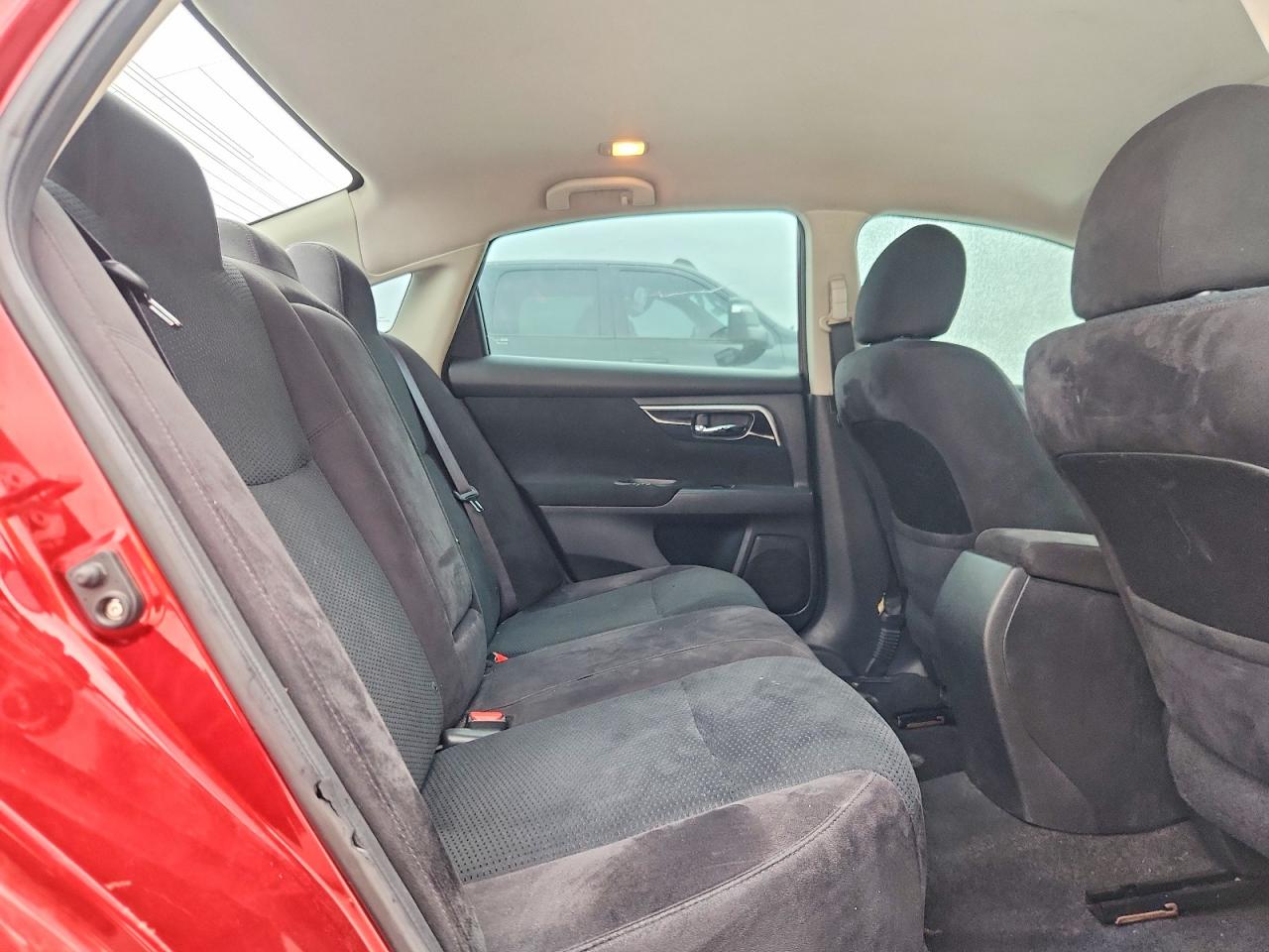 2014 Nissan Altima 2.5 S Red vin: 1N4AL3AP8EN341008