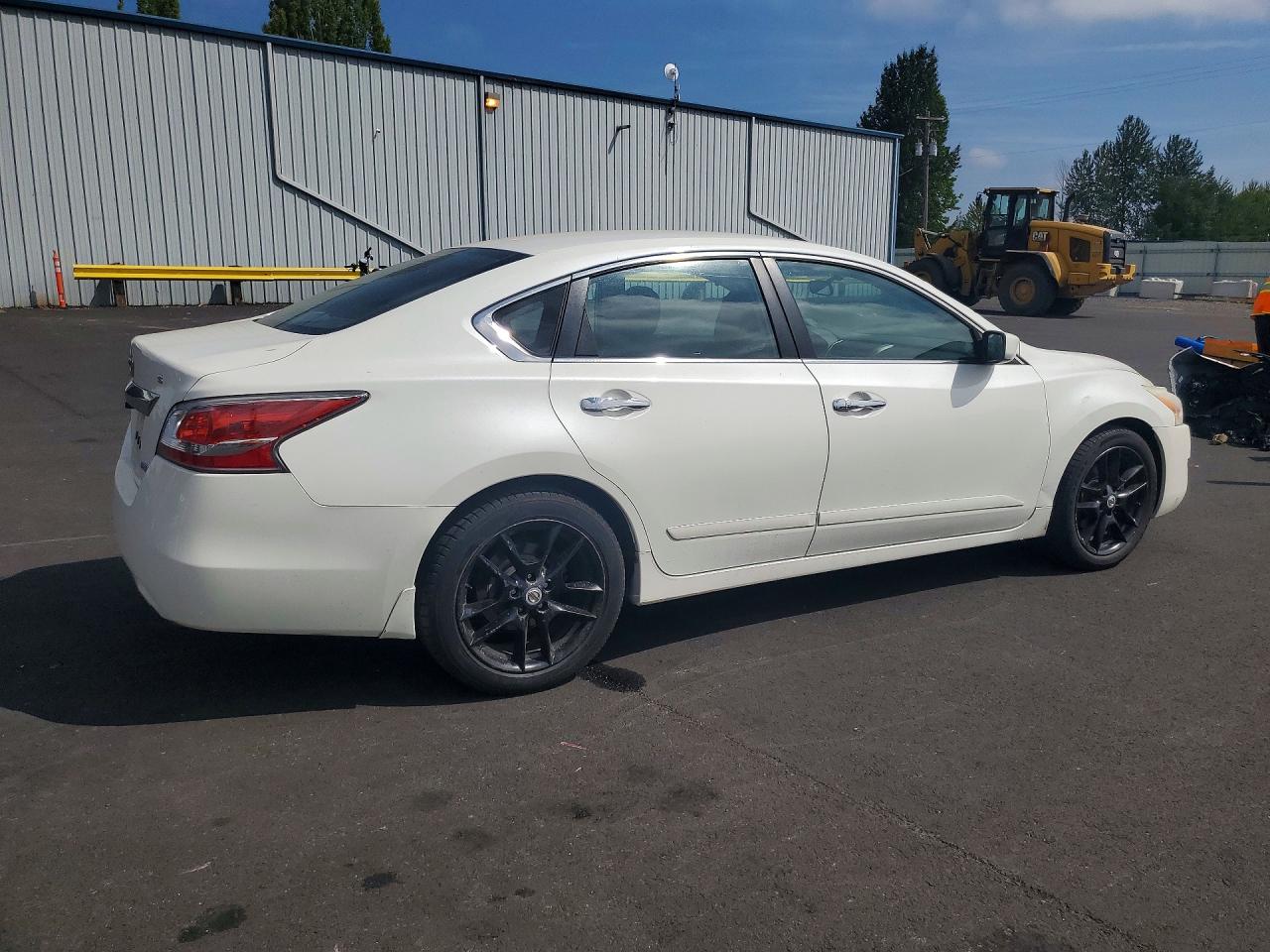 2014 Nissan Altima 2.5 S White vin: 1N4AL3AP8EN347228