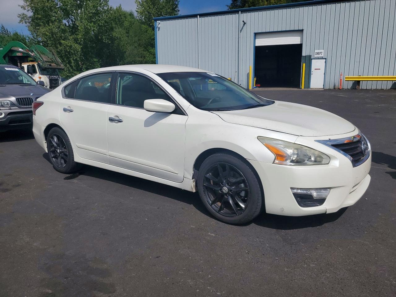 2014 Nissan Altima 2.5 S White vin: 1N4AL3AP8EN347228