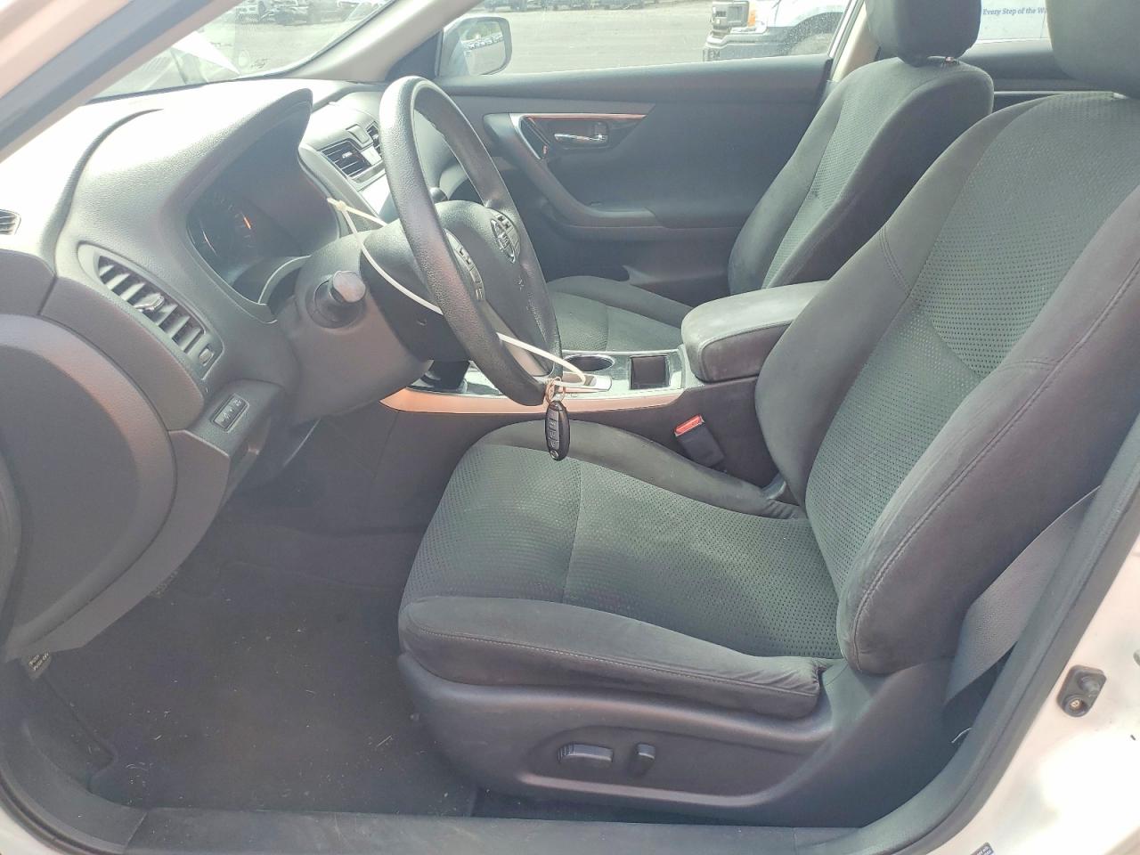 2014 Nissan Altima 2.5 S White vin: 1N4AL3AP8EN347228