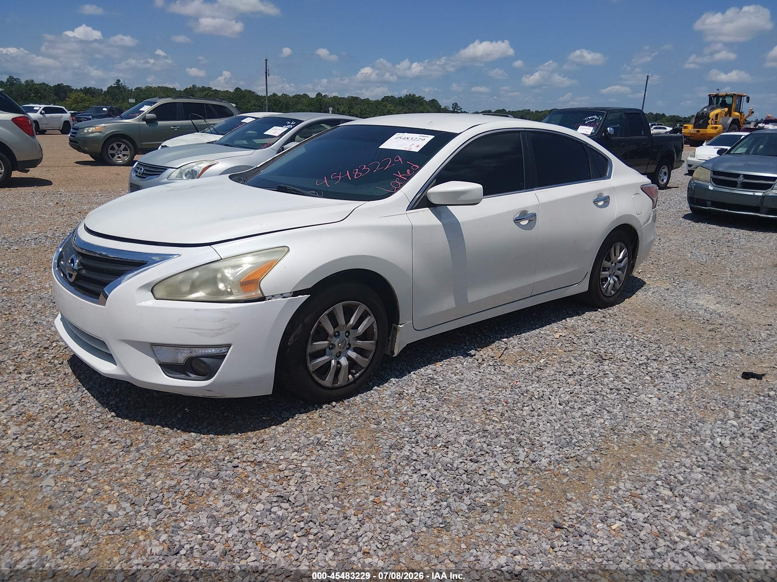2014 Nissan Altima 2.5 S White vin: 1N4AL3AP8EN352056