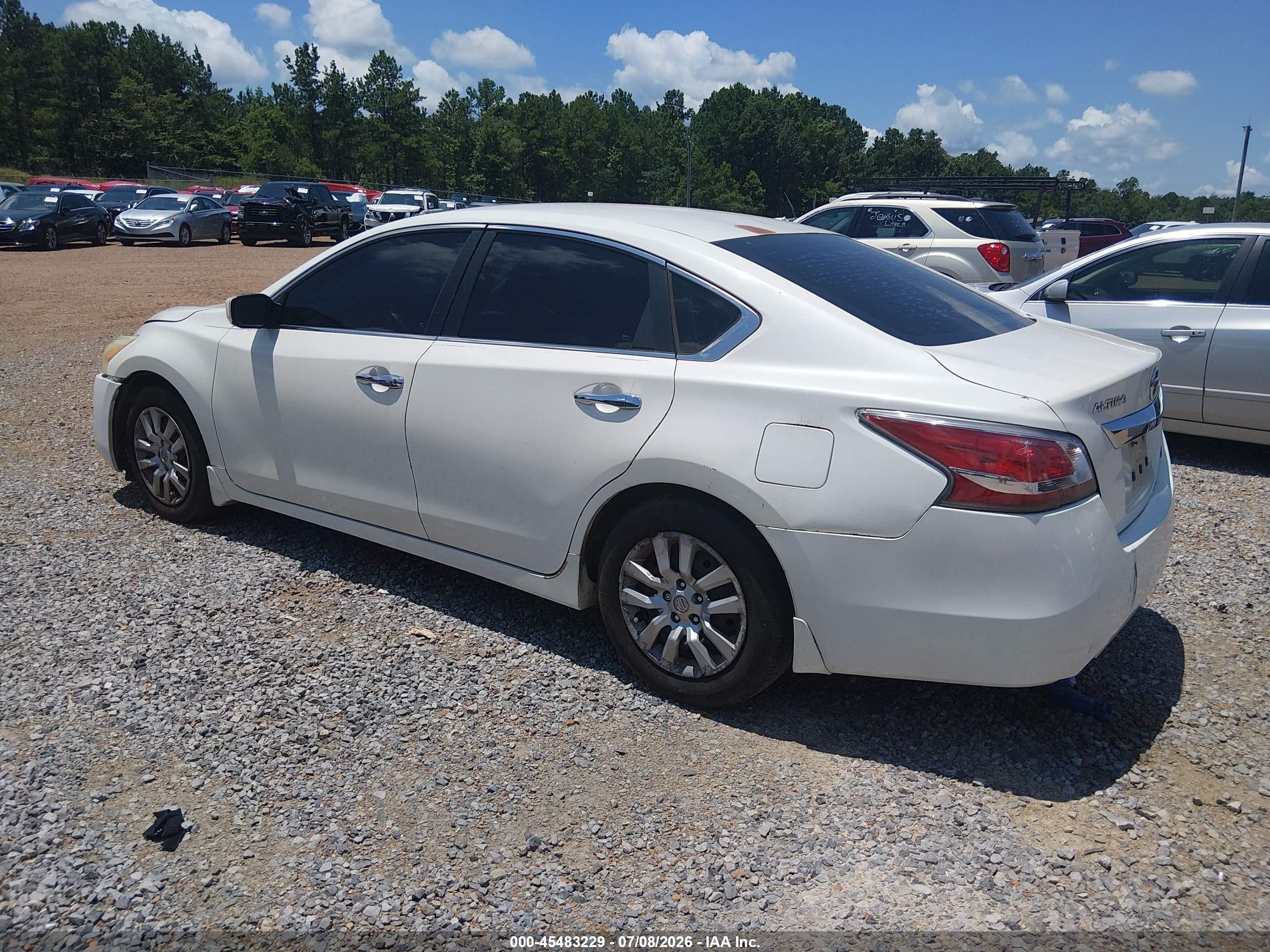 2014 Nissan Altima 2.5 S White vin: 1N4AL3AP8EN352056