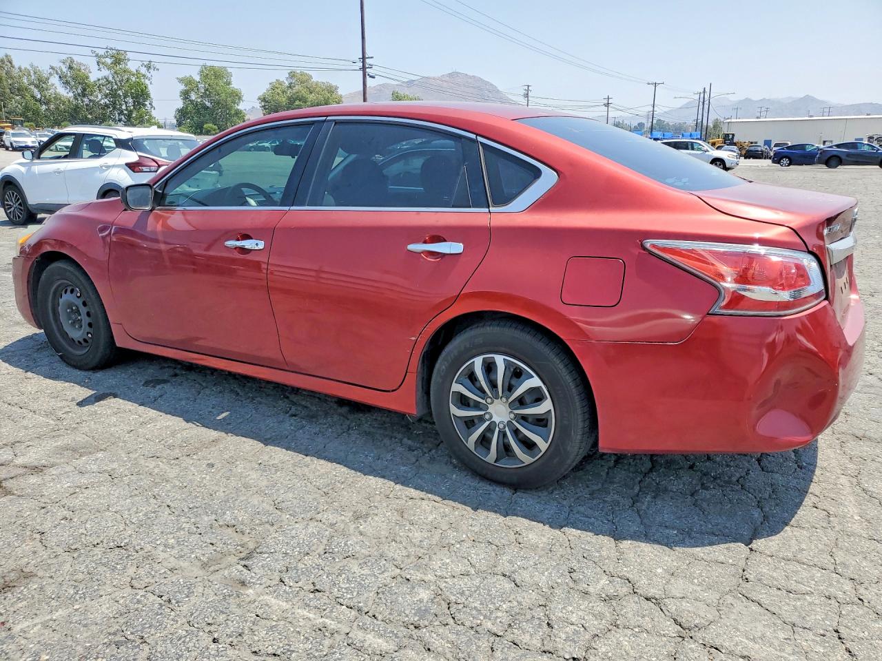 2014 Nissan Altima 2.5 S Red vin: 1N4AL3AP8EN359170