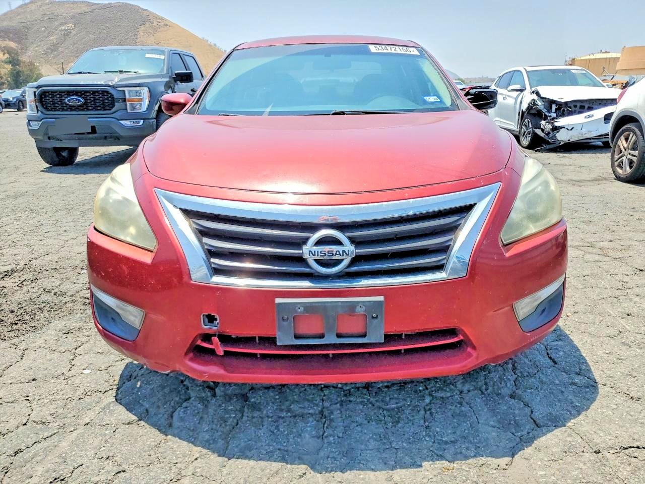 2014 Nissan Altima 2.5 S Red vin: 1N4AL3AP8EN359170