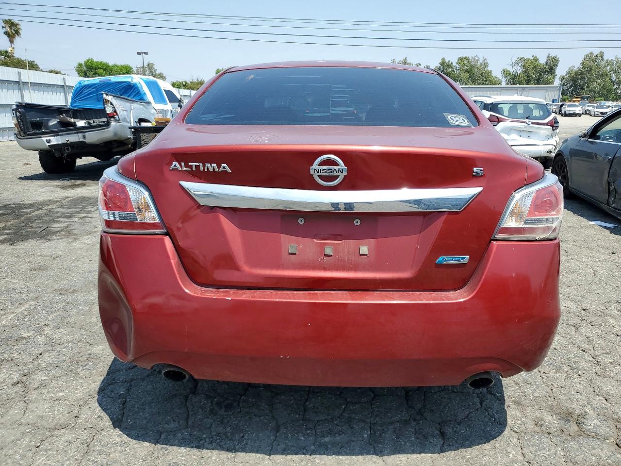 2014 Nissan Altima 2.5 S Red vin: 1N4AL3AP8EN359170