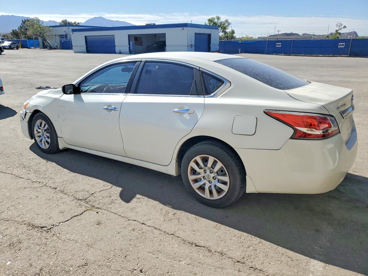 2014 Nissan Altima 2.5 S White vin: 1N4AL3AP8EN366099