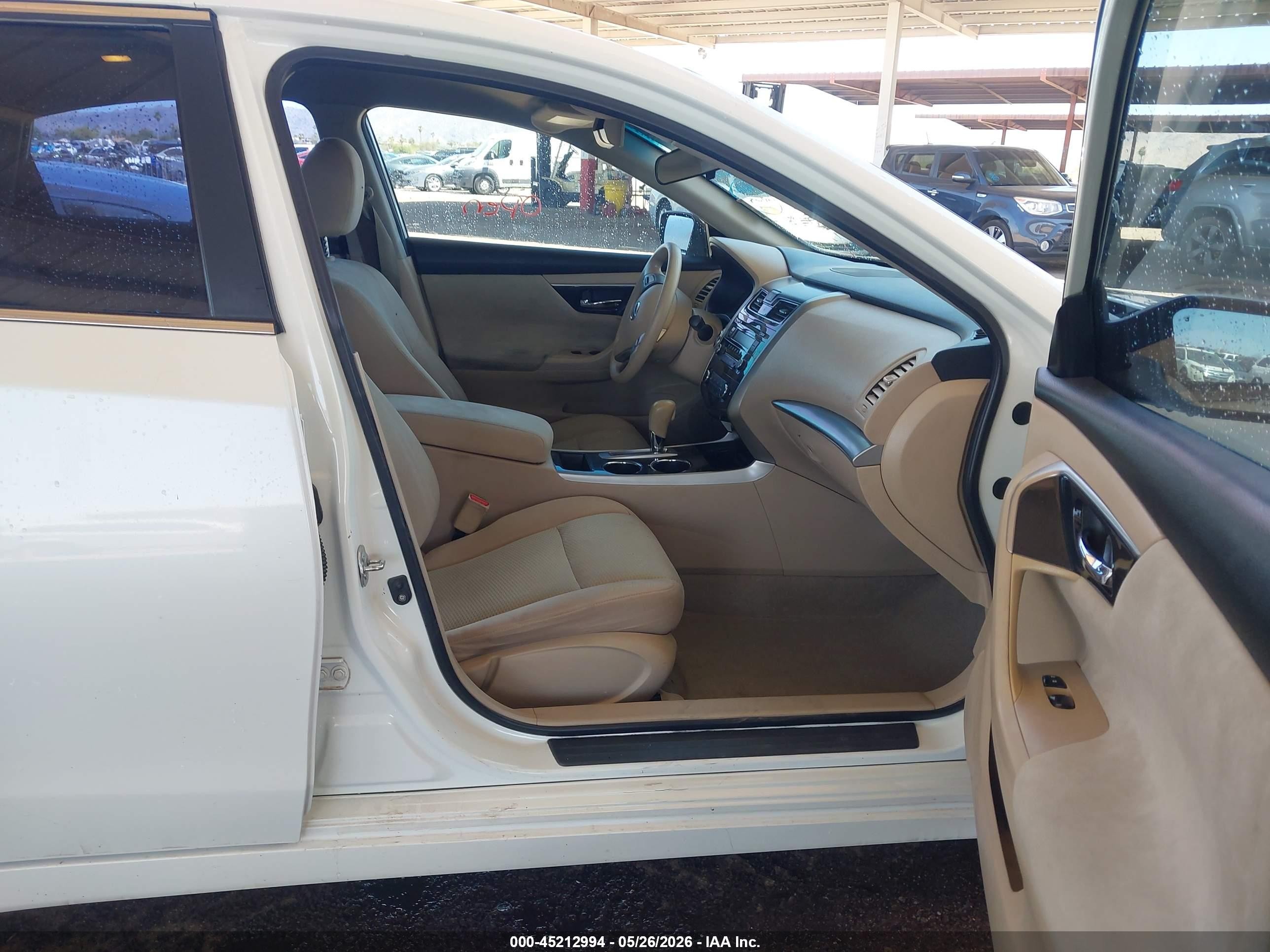 2014 Nissan Altima 2.5 S Белый vin: 1N4AL3AP8EN368564