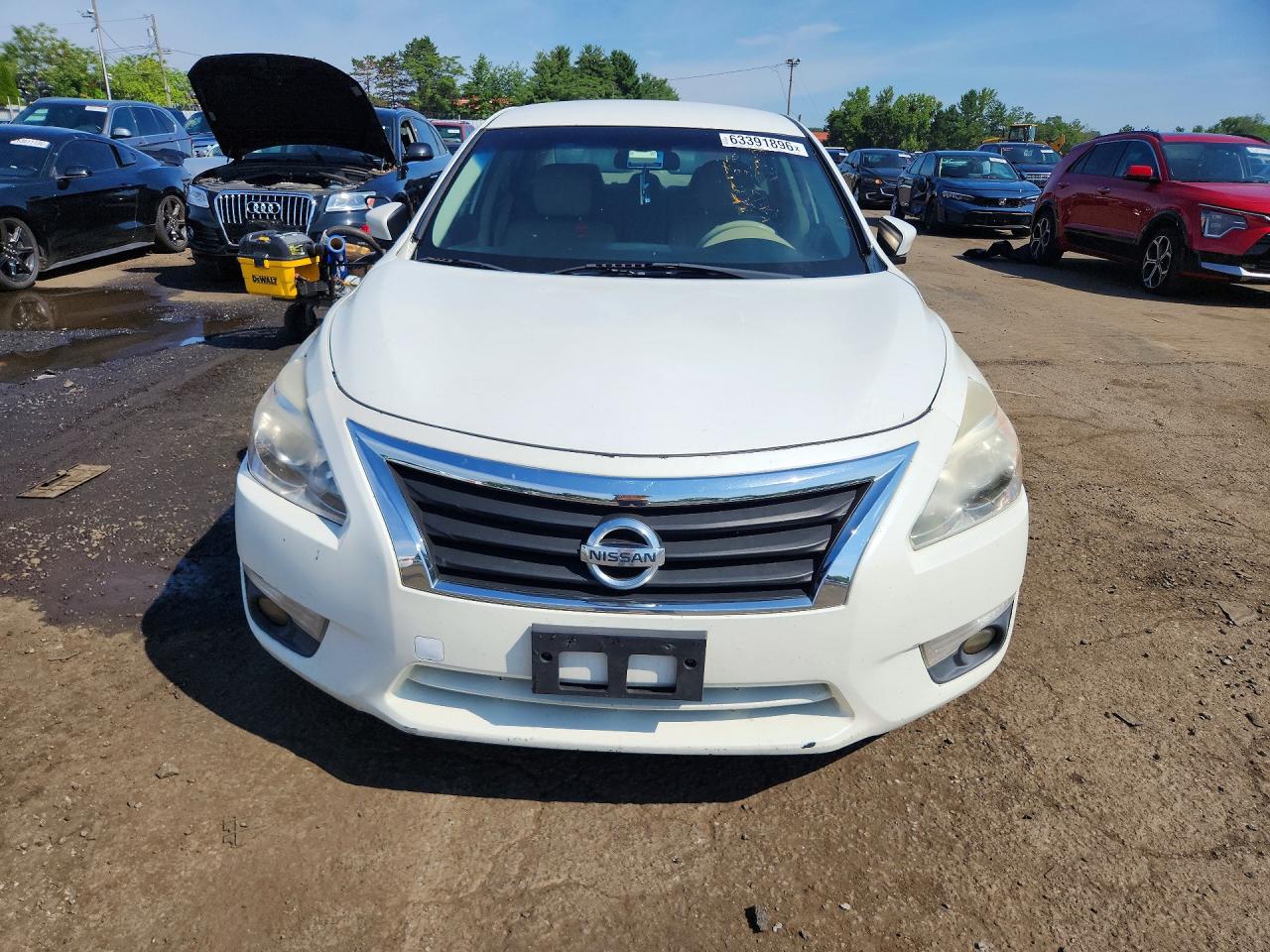 2014 Nissan Altima 2.5 S White vin: 1N4AL3AP8EN369942