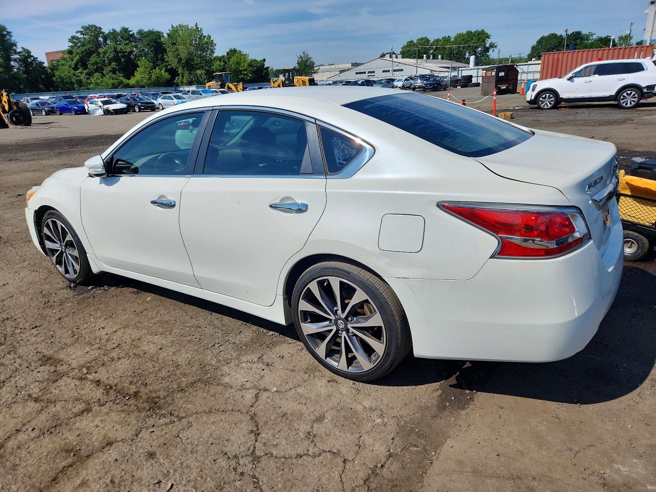 2014 Nissan Altima 2.5 S White vin: 1N4AL3AP8EN369942