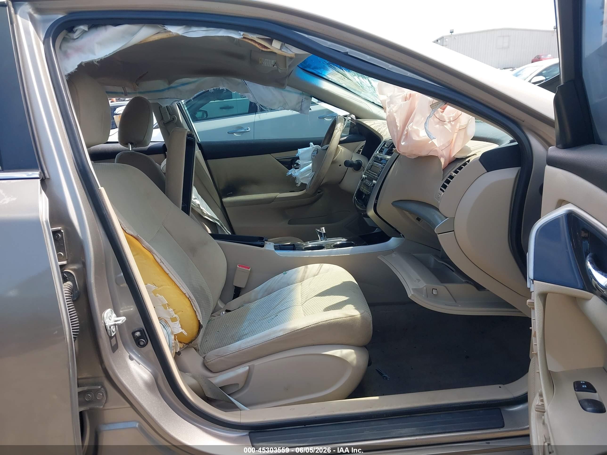 2014 Nissan Altima 2.5 S Tan vin: 1N4AL3AP8EN378379
