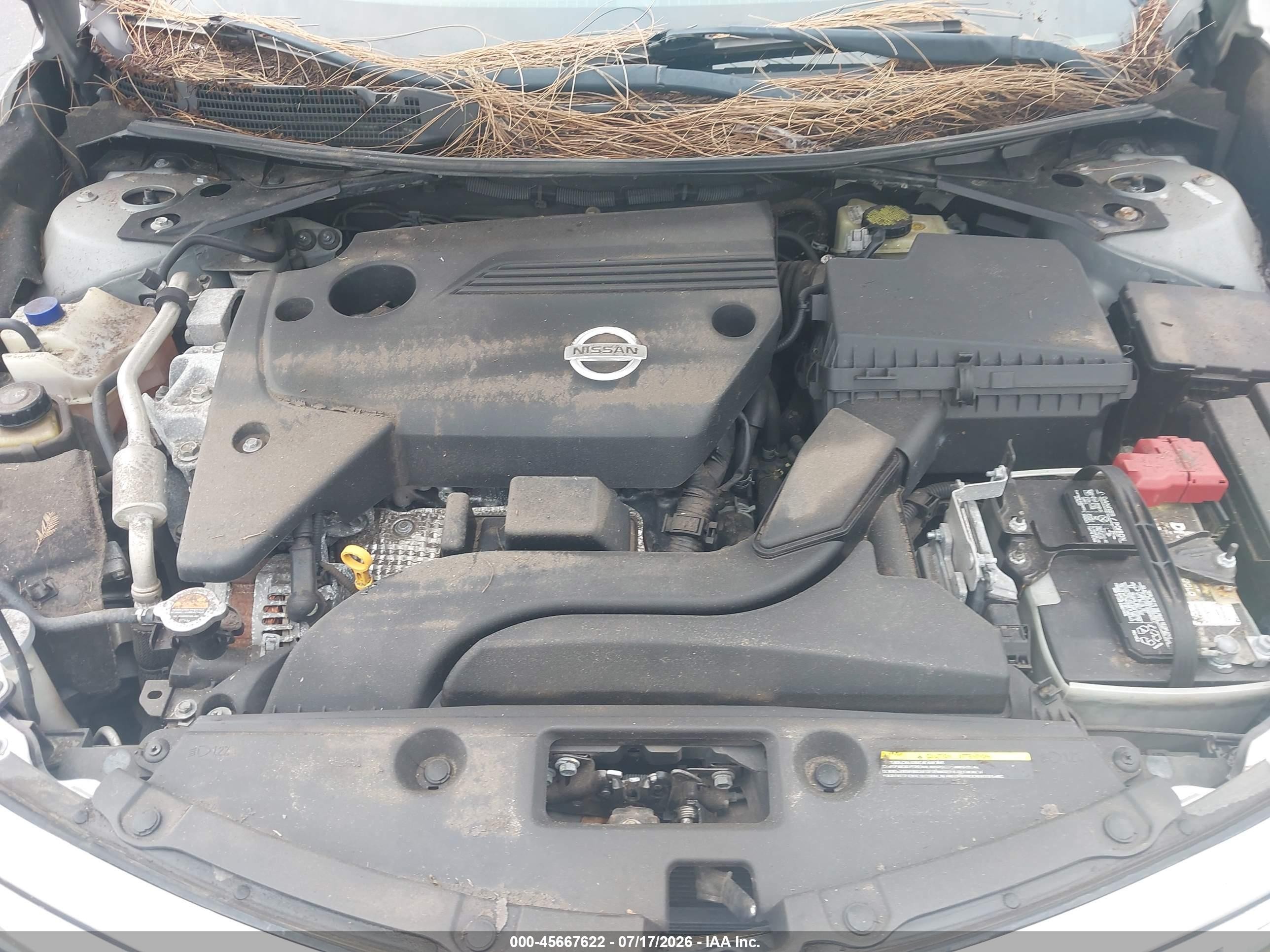 2014 Nissan Altima 2.5 S Silver vin: 1N4AL3AP8EN388880