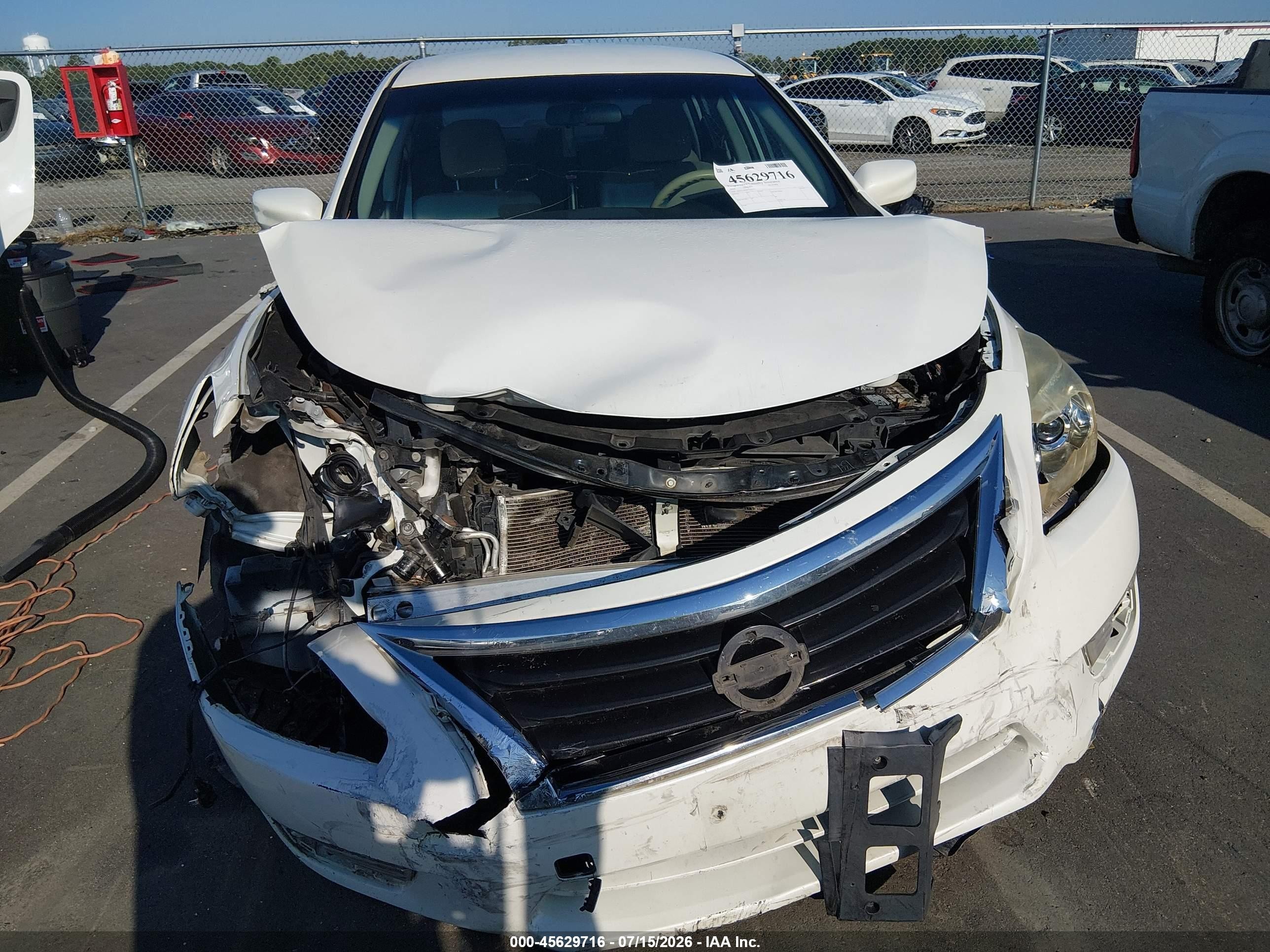 2015 Nissan Altima 2.5 S White vin: 1N4AL3AP8FC104774